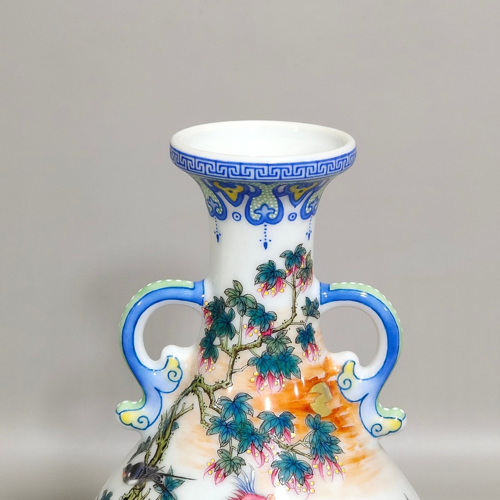 Qing Dynasty Yongzheng Green Border Poems Double Eared Jade Pot Spring Vase