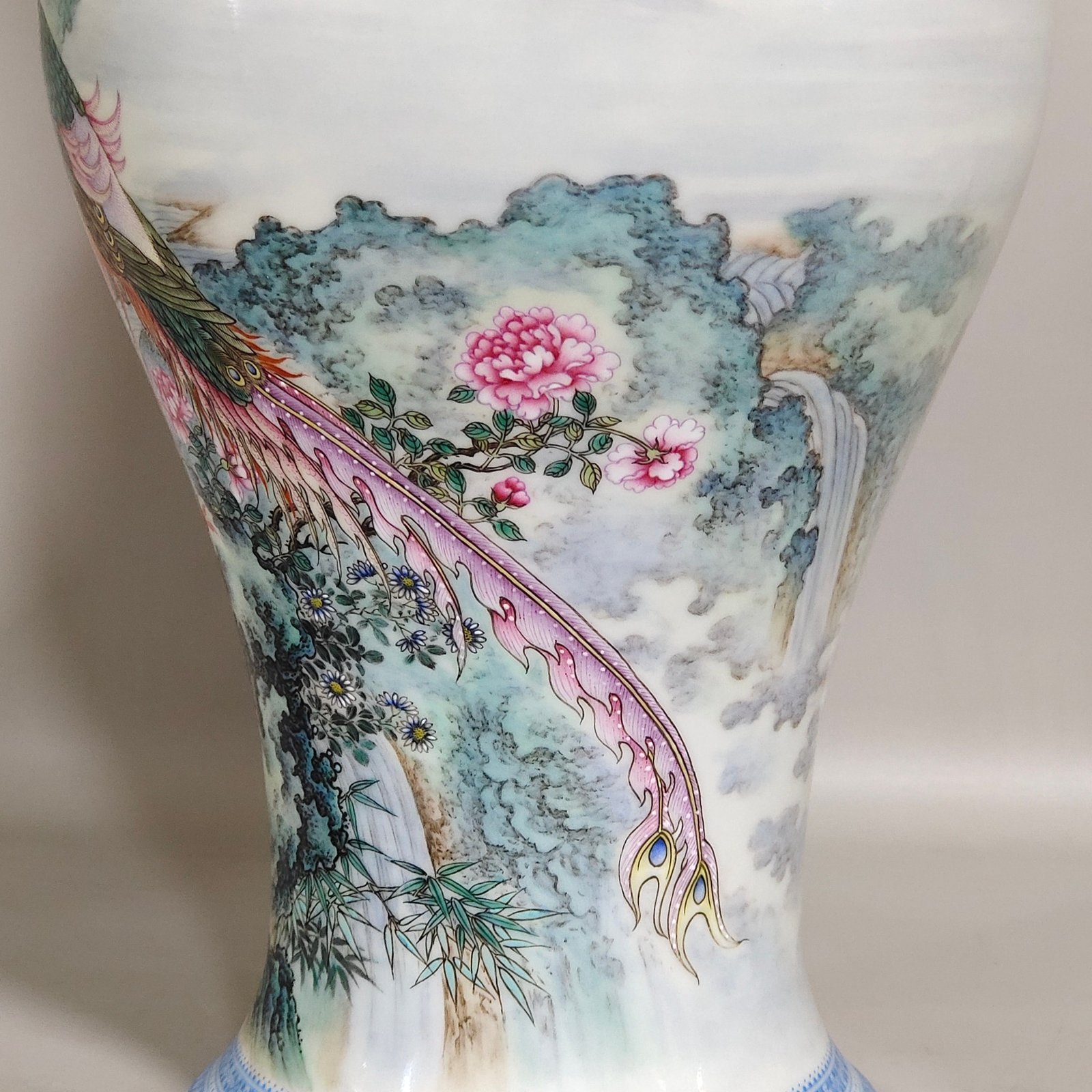 Qing Dynasty Yongzheng green edge phoenix poem elephant ear vase