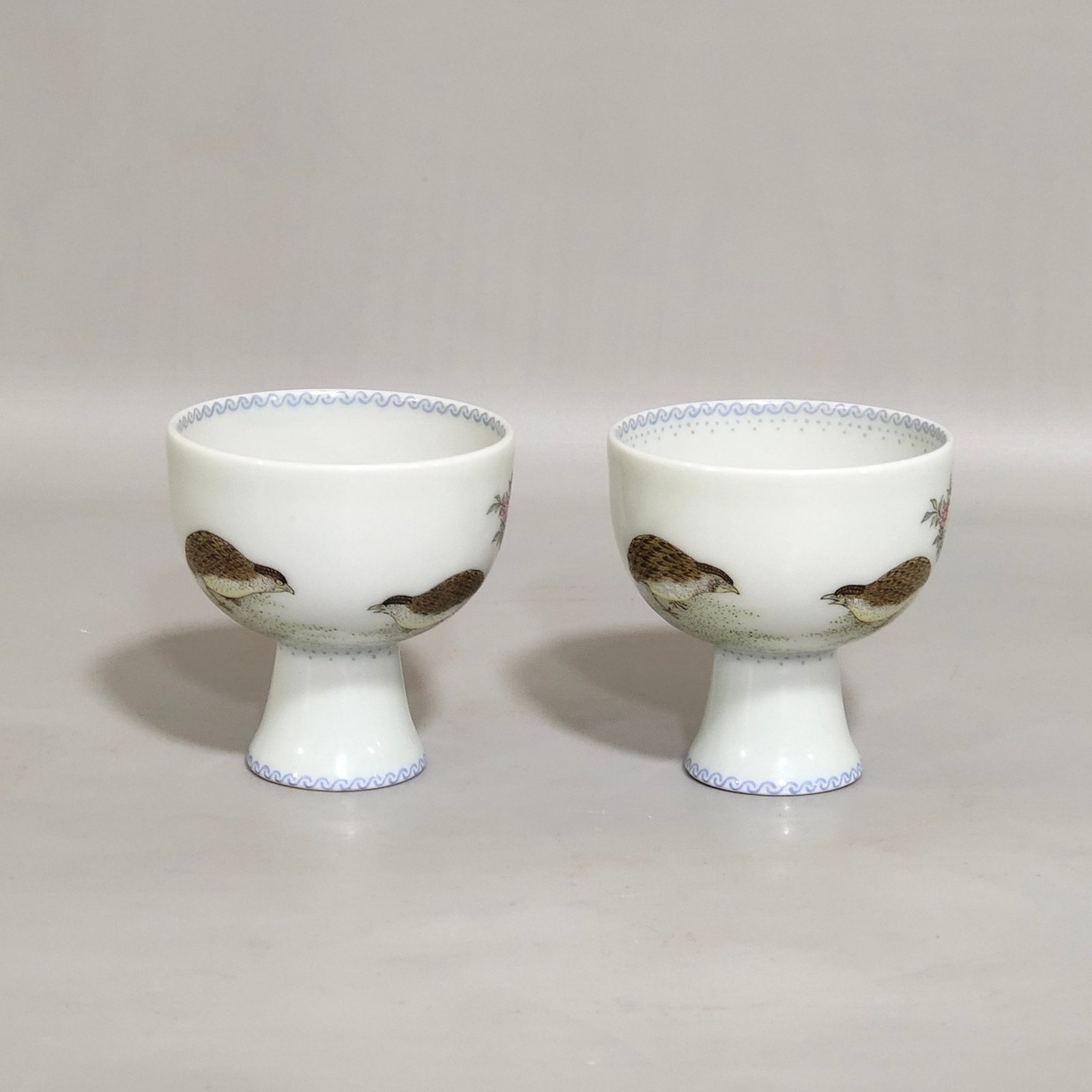 Qing Dynasty Yongzheng Cuibian Live and Work Goblet