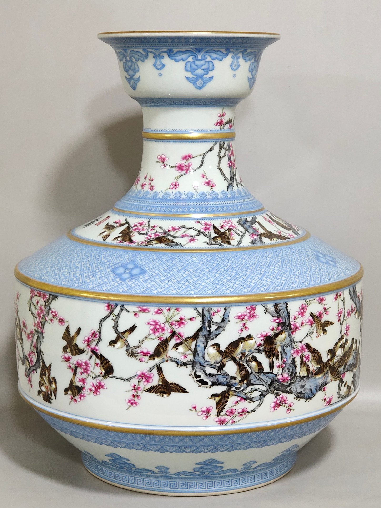 Qing Dynasty Yongzheng Cuibianqiaolin Baique plate vase