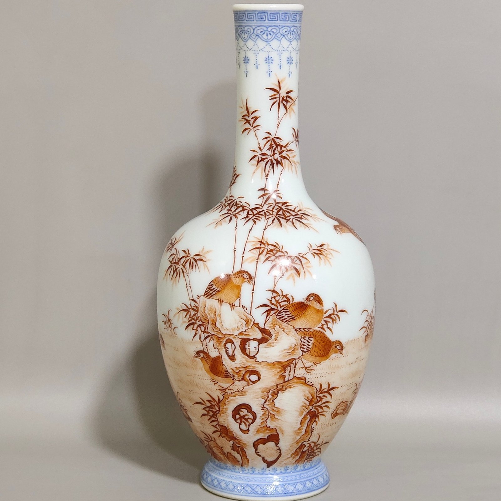 Qing Dynasty Yongzheng green edge alum red bamboo vase with poems for peace