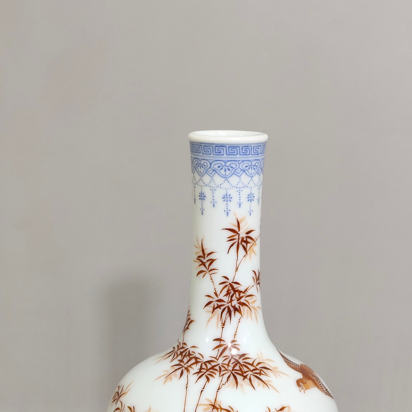 Qing Dynasty Yongzheng green edge alum red bamboo vase with poems for peace