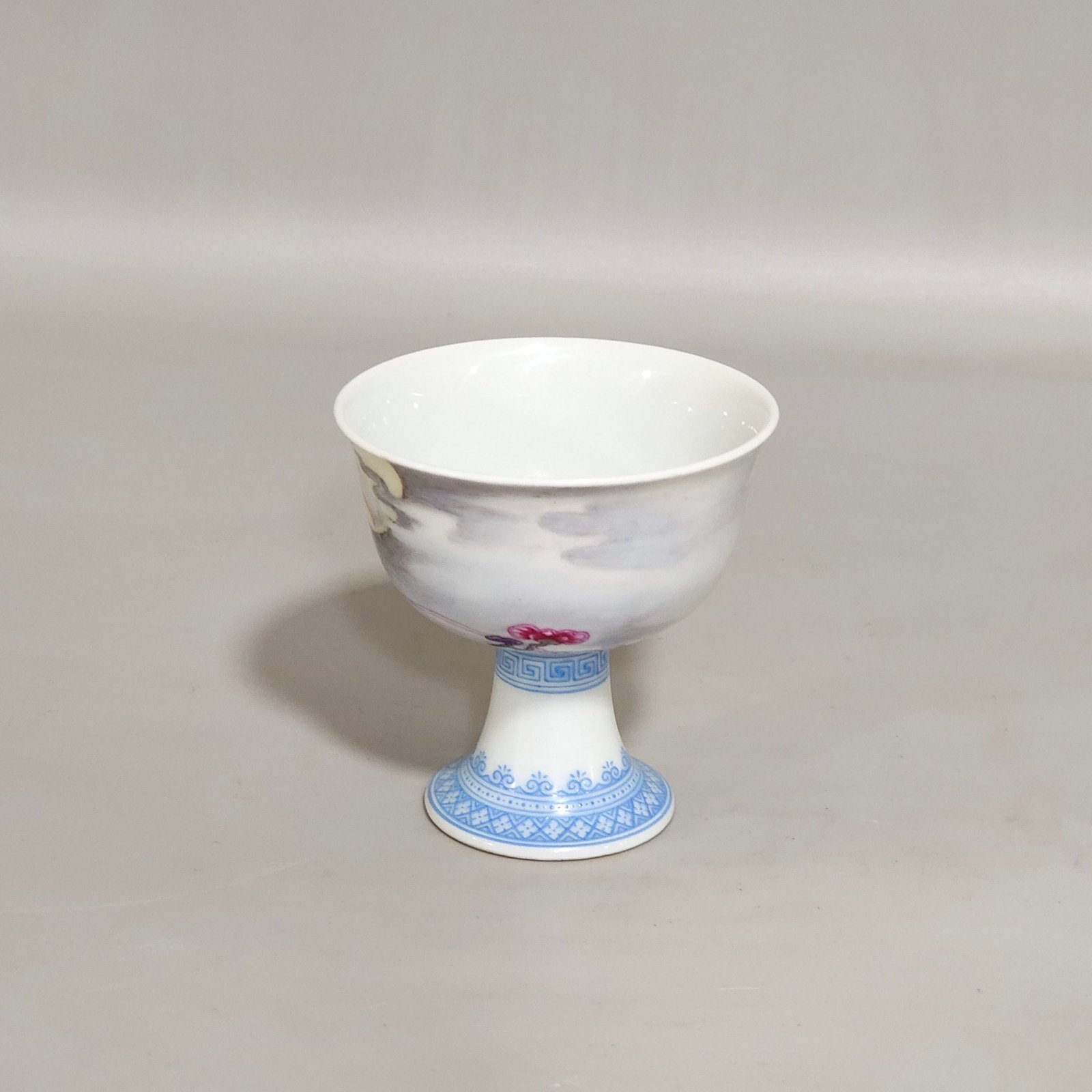 Qing Dynasty Yongzheng green edged bat goblet