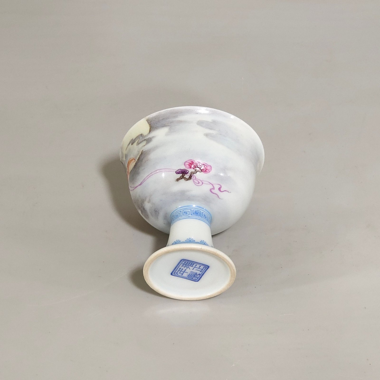 Qing Dynasty Yongzheng green edged bat goblet