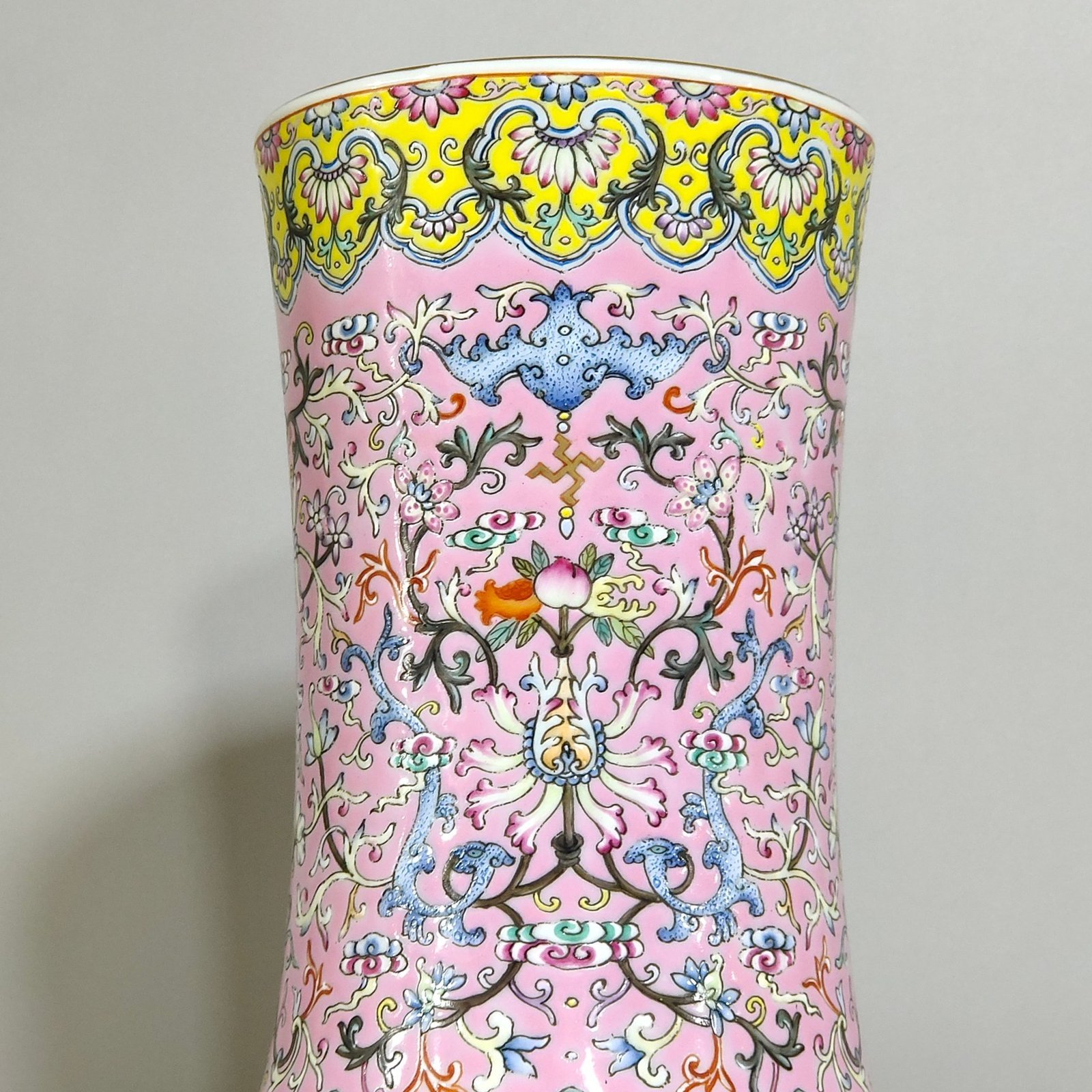Qing Dynasty Yongzheng rouge powder land blessing and longevity landscape celestial sphere vase