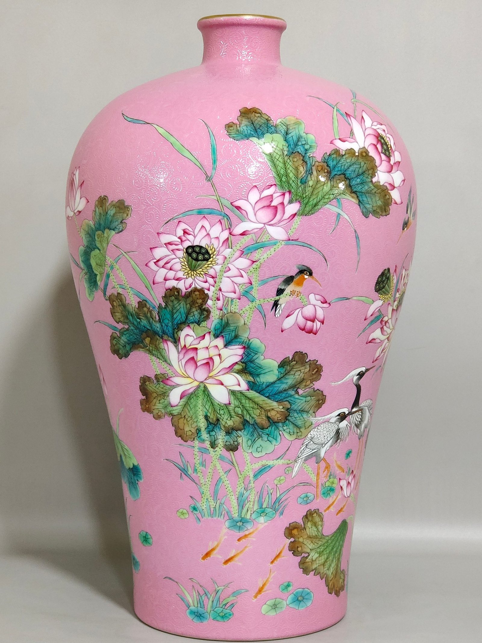 Qing Dynasty Yongzheng rouge powder peeled flowers all the way to the poem inscribed plum vase