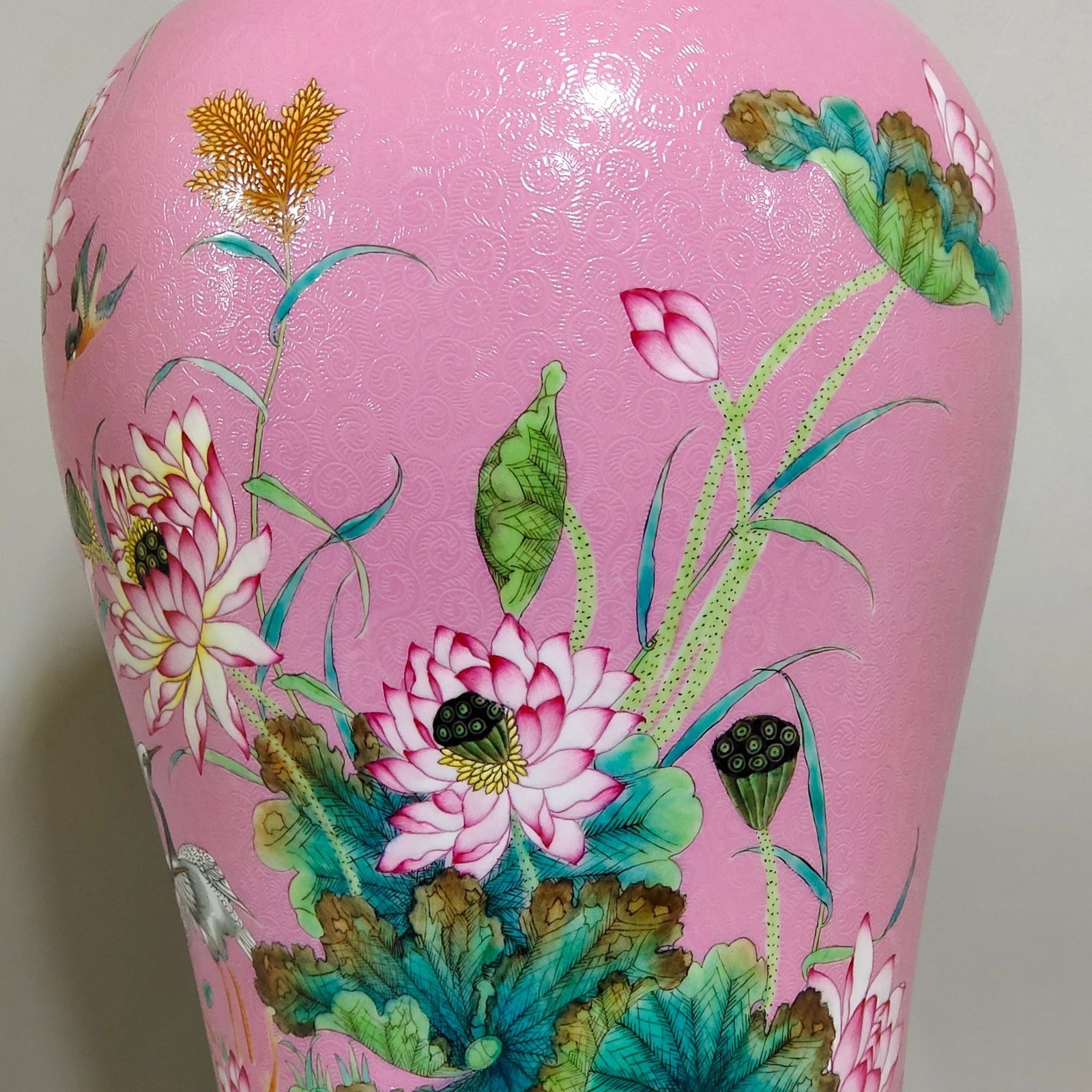 Qing Dynasty Yongzheng rouge powder peeled flowers all the way to the poem inscribed plum vase