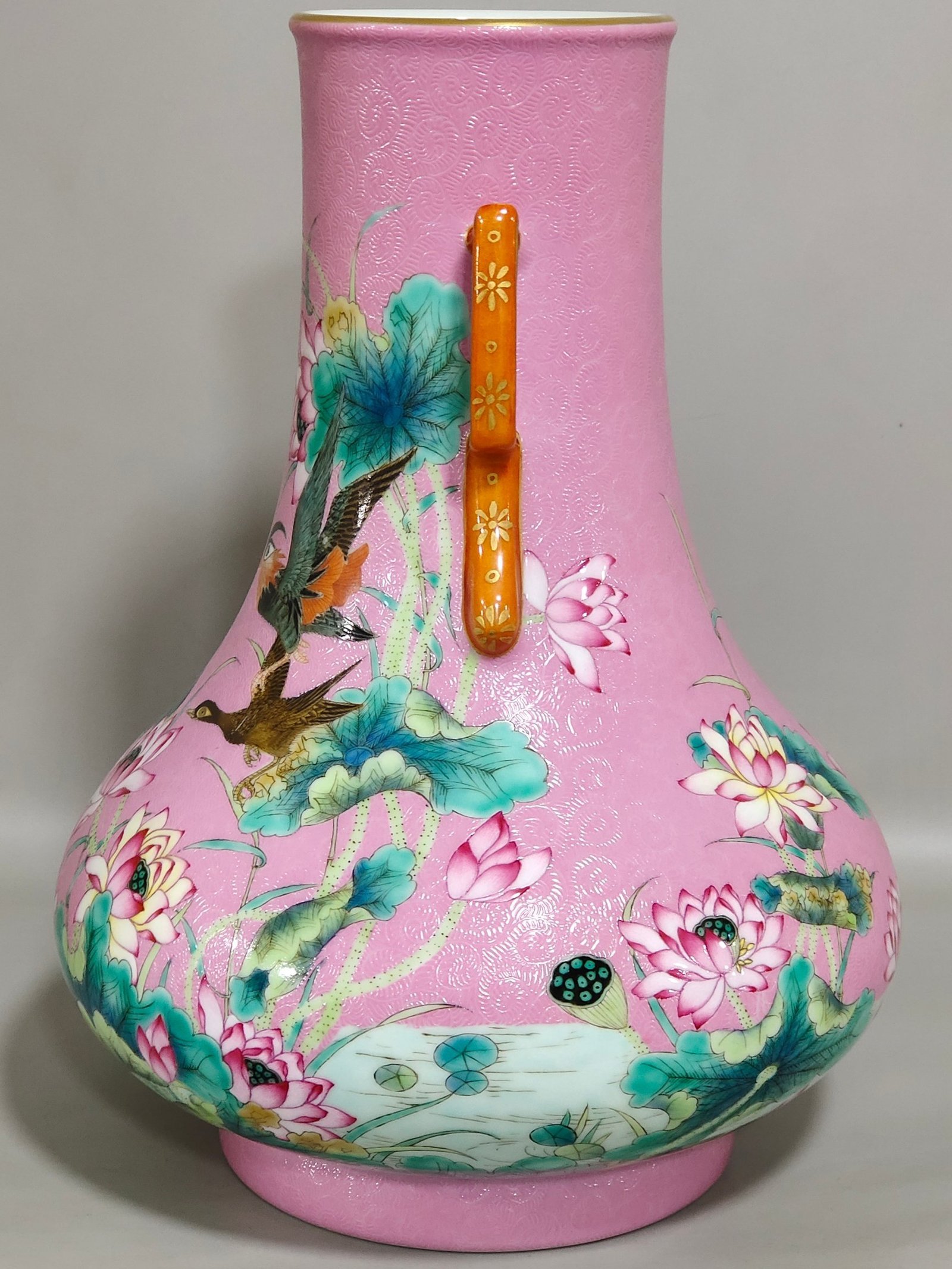 Qing Dynasty Yongzheng rouge pink flowered mandarin ducks lotus double ear vase