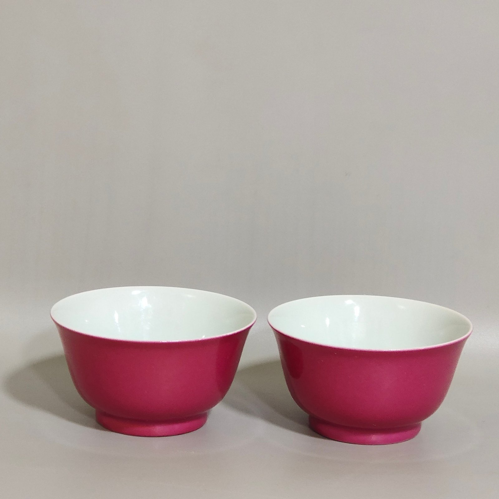 Qing Dynasty Yongzheng rouge painted peach cup