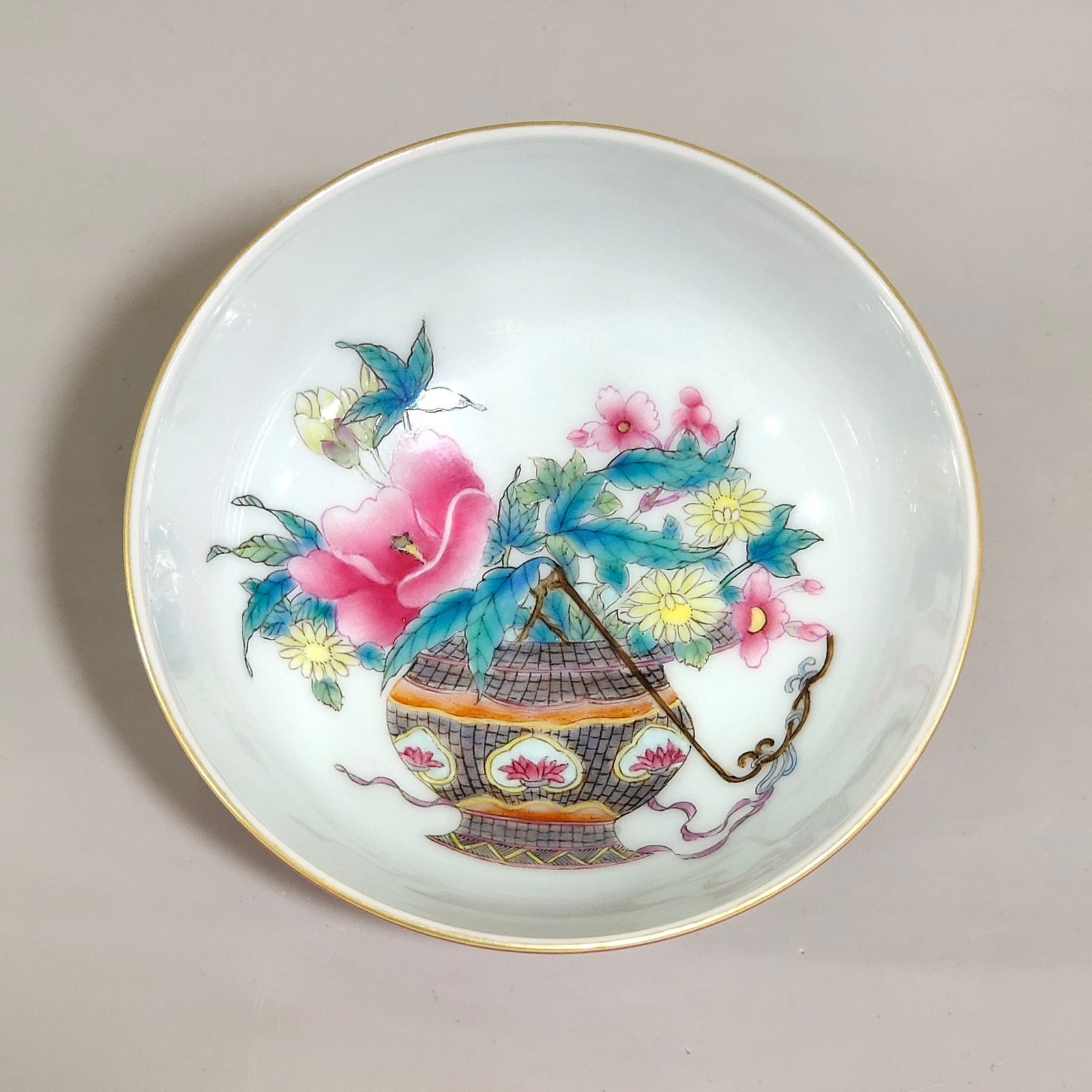 Qing Dynasty Yongzheng rouge painted flower basket cup