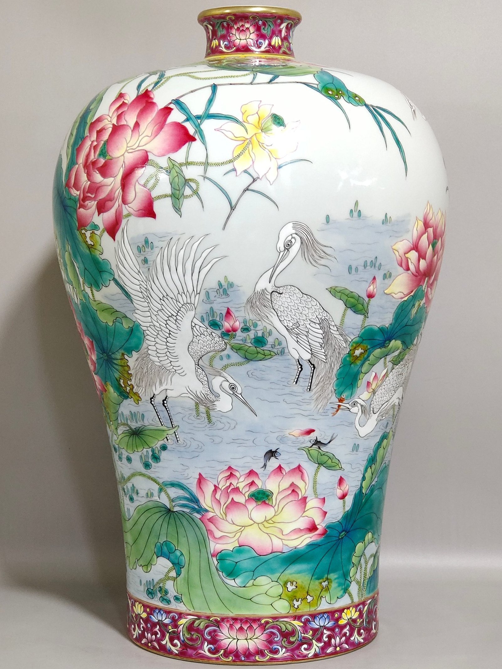 Qing Dynasty Yongzheng rouge red ground all the way to the poem inscribed plum vase