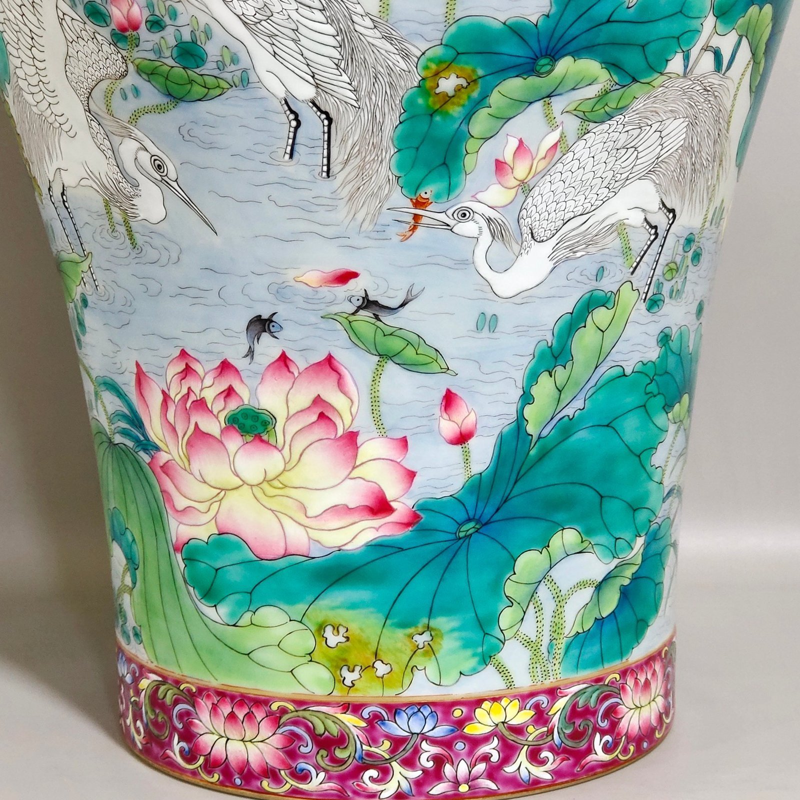 Qing Dynasty Yongzheng rouge red ground all the way to the poem inscribed plum vase