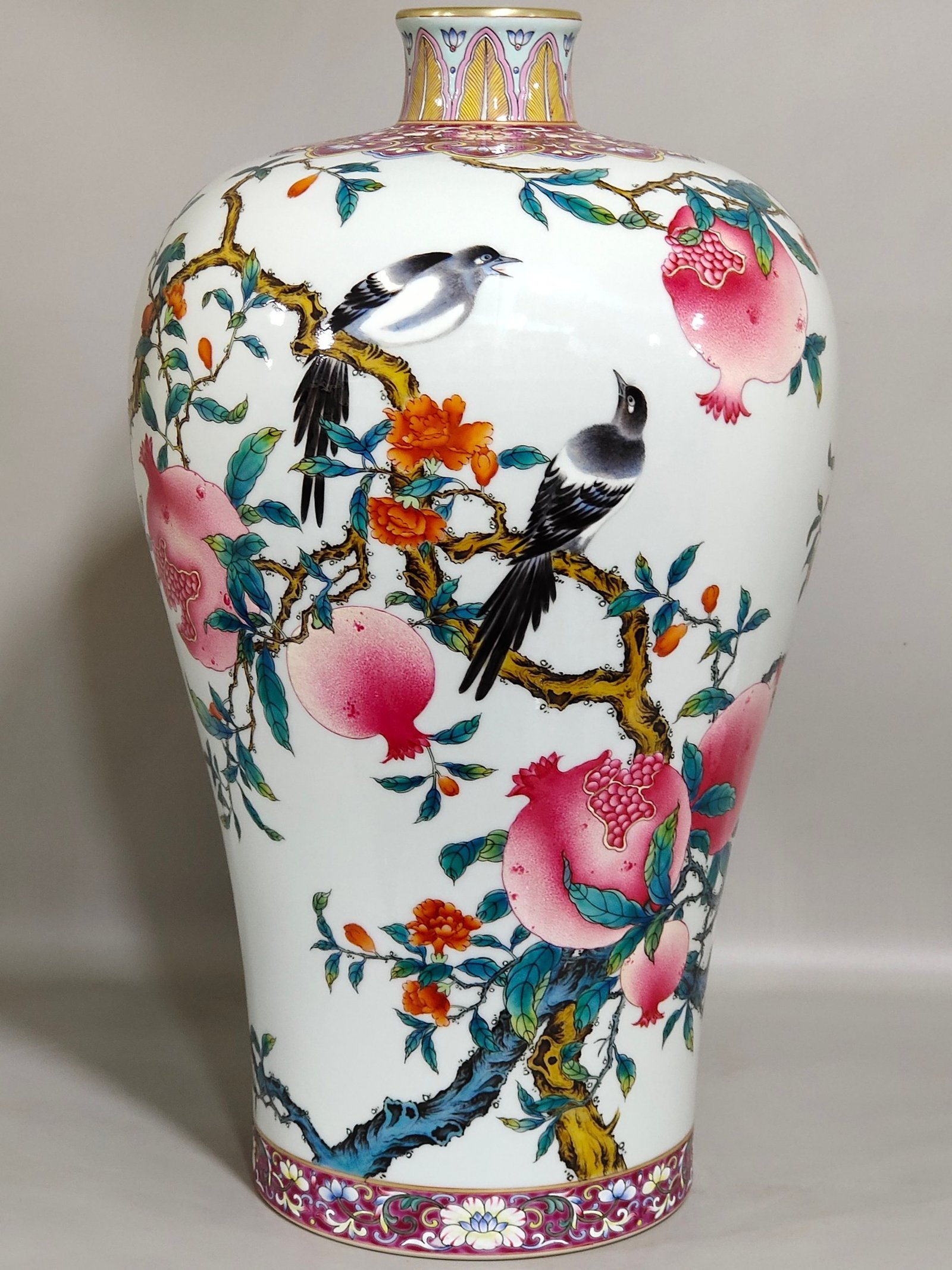 Qing Dynasty Yongzheng rouge red ground pomegranate flower magpie plum vase