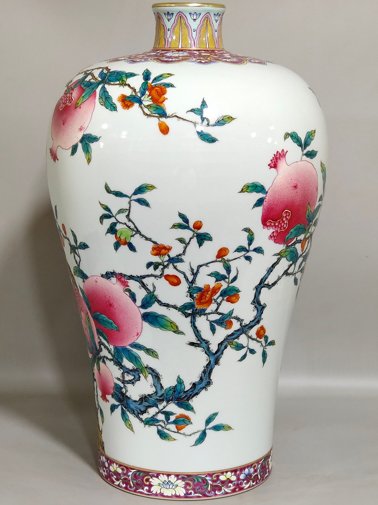 Qing Dynasty Yongzheng rouge red ground pomegranate flower magpie plum vase