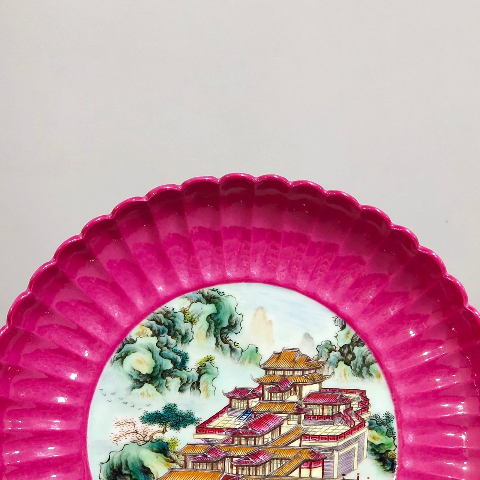 Qing Dynasty Yongzheng rouge red landscape attic melon edge plate