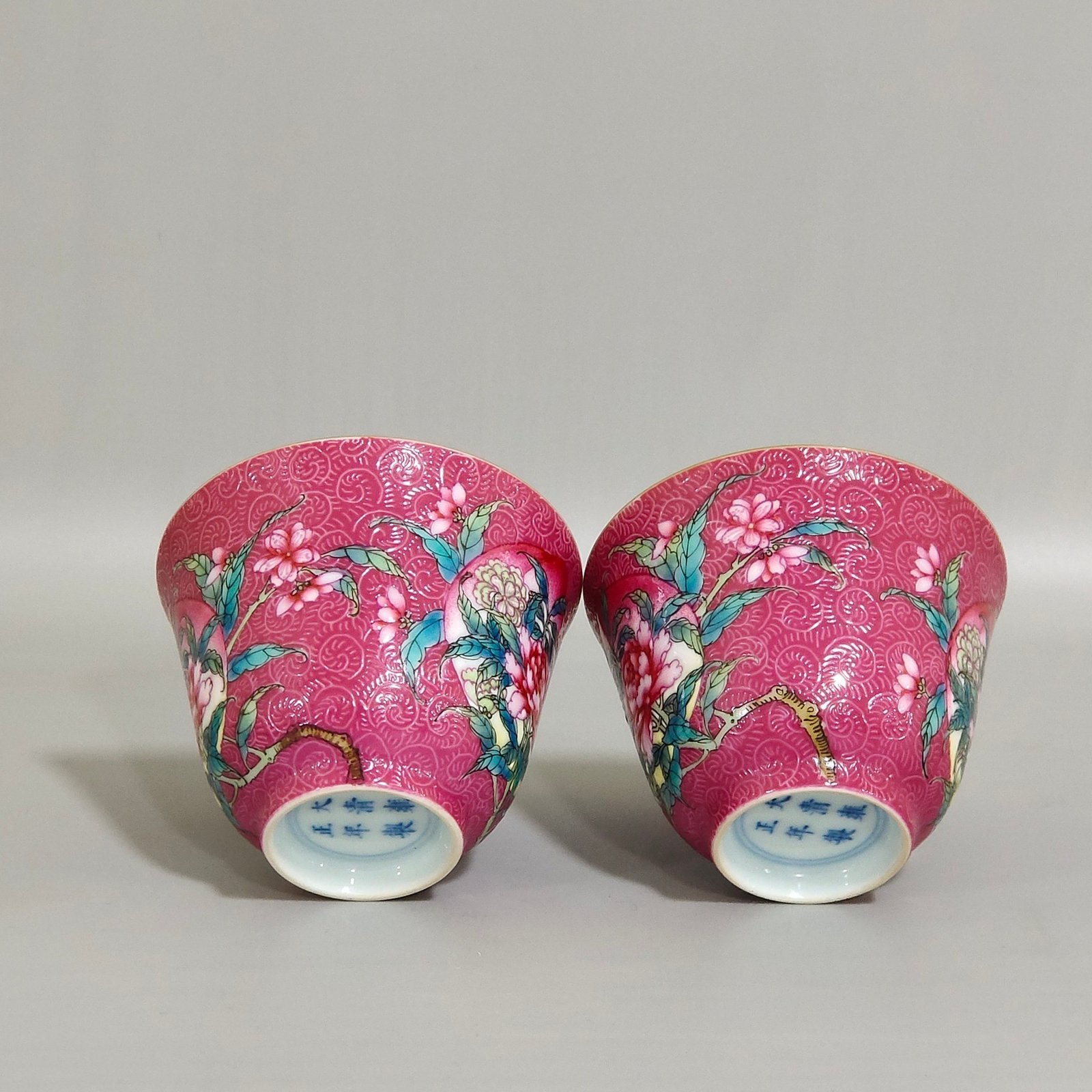 Qing Dynasty Yongzheng rouge red peach flower cup