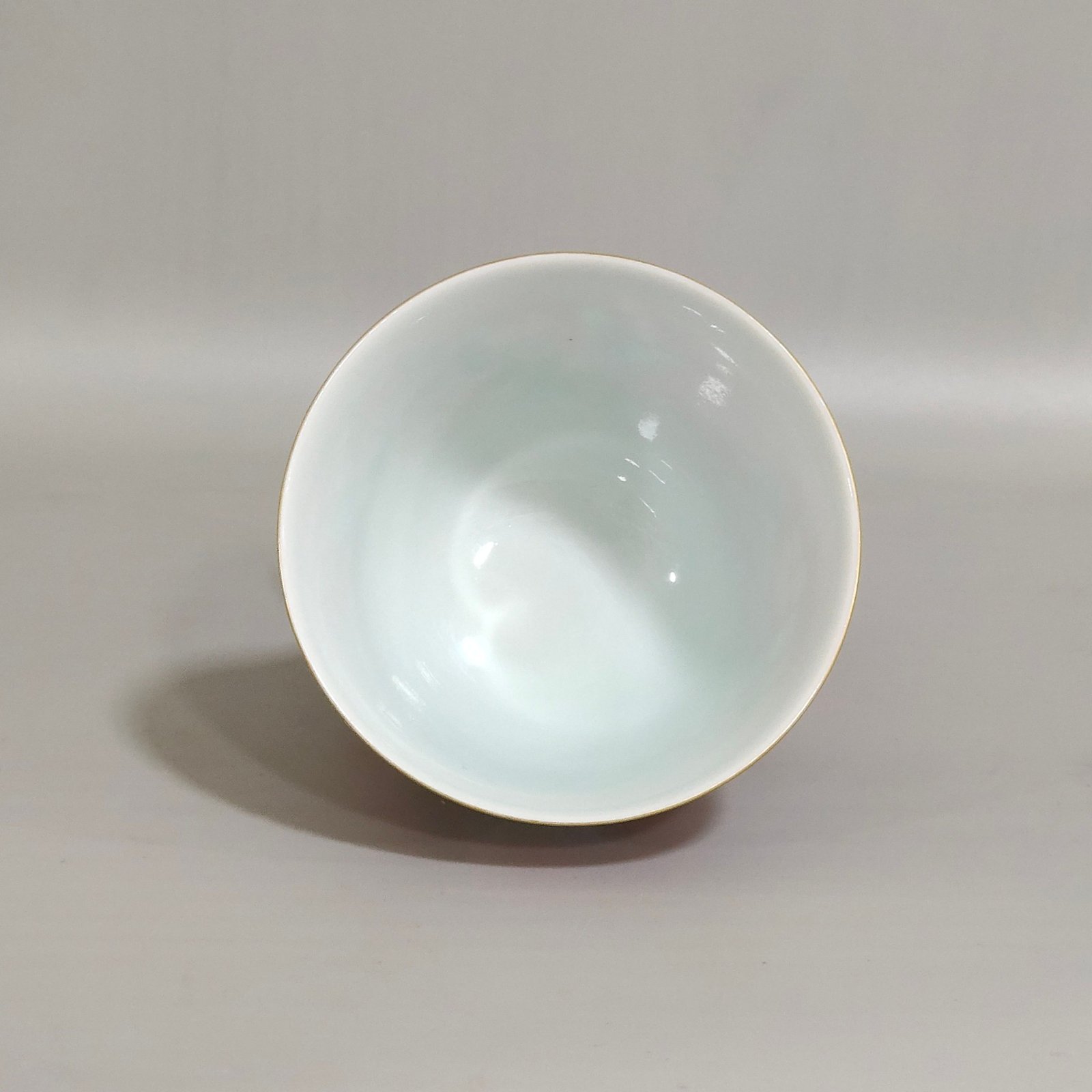 Qing Dynasty Yongzheng rouge red peach flower cup