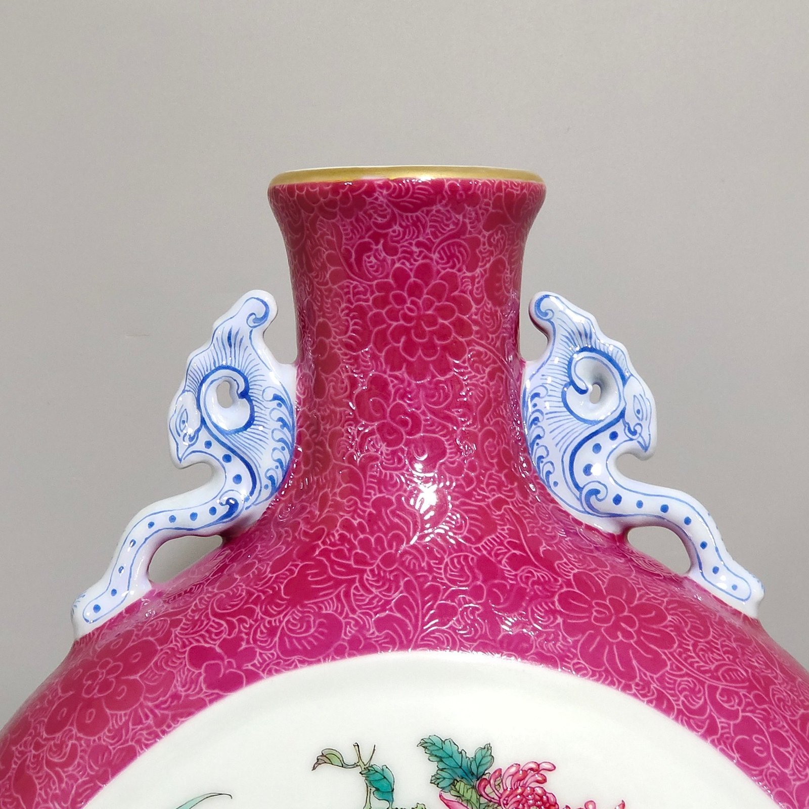Qing Dynasty Yongzheng rouge red flower opened window moon holding vase
