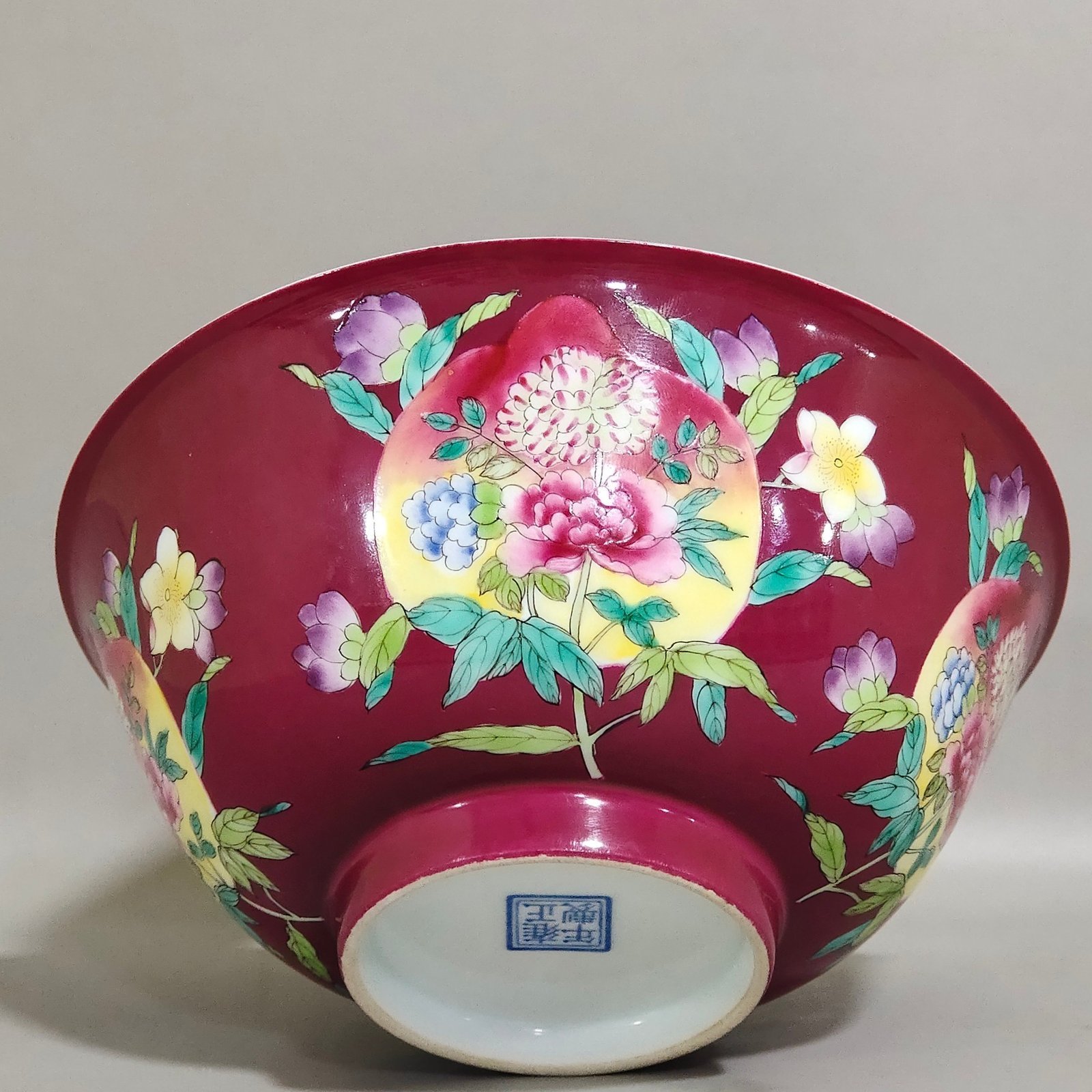 Qing Dynasty Yongzheng rouge flower peach bowl