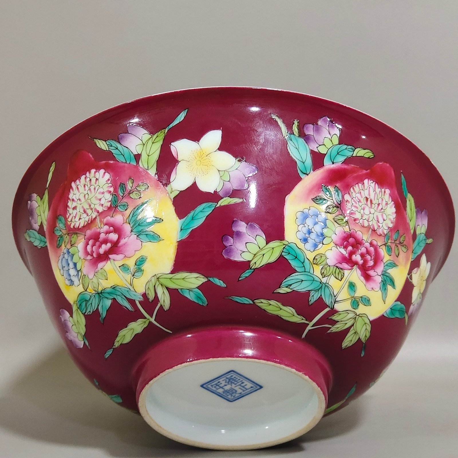 Qing Dynasty Yongzheng rouge flower peach bowl