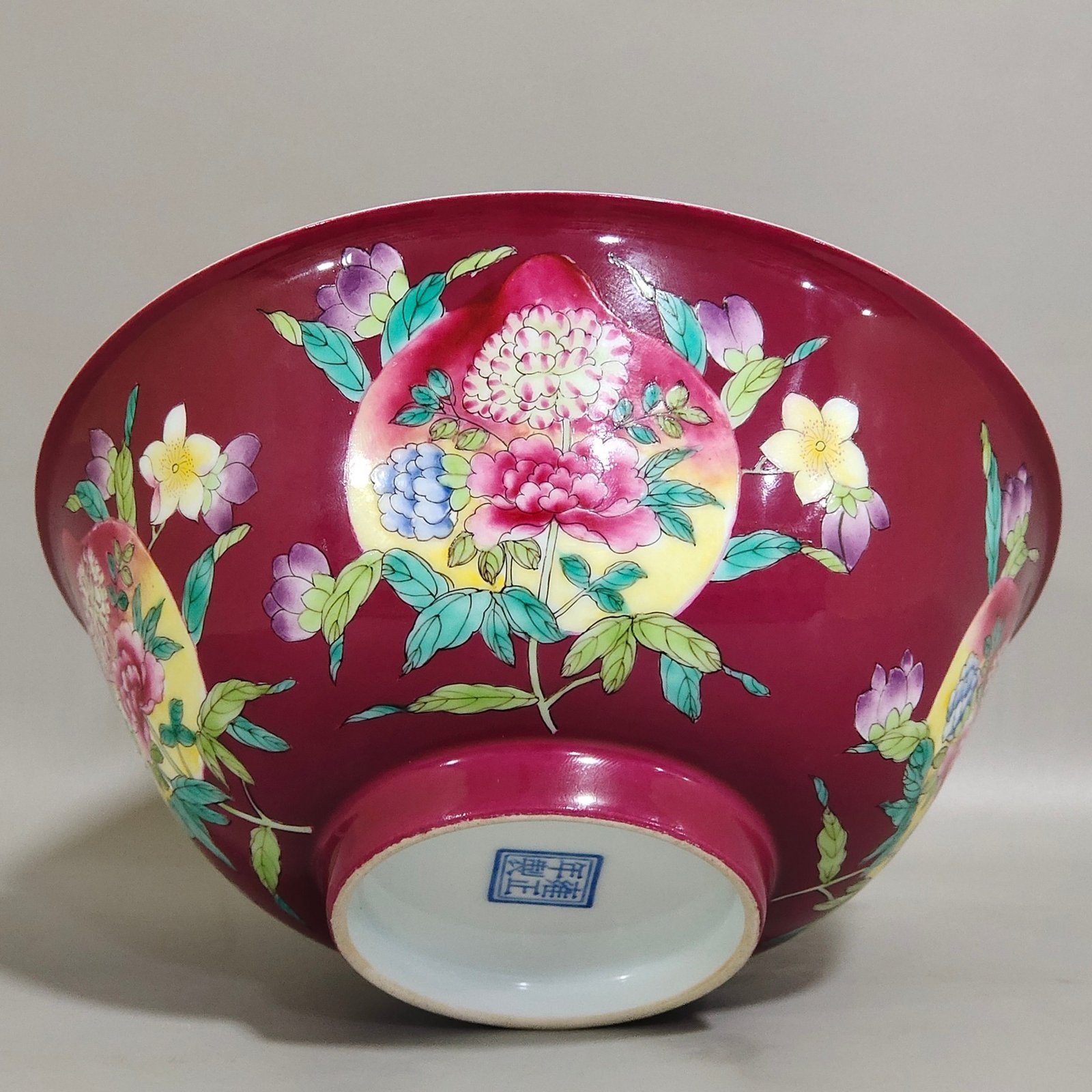 Qing Dynasty Yongzheng rouge flower peach bowl