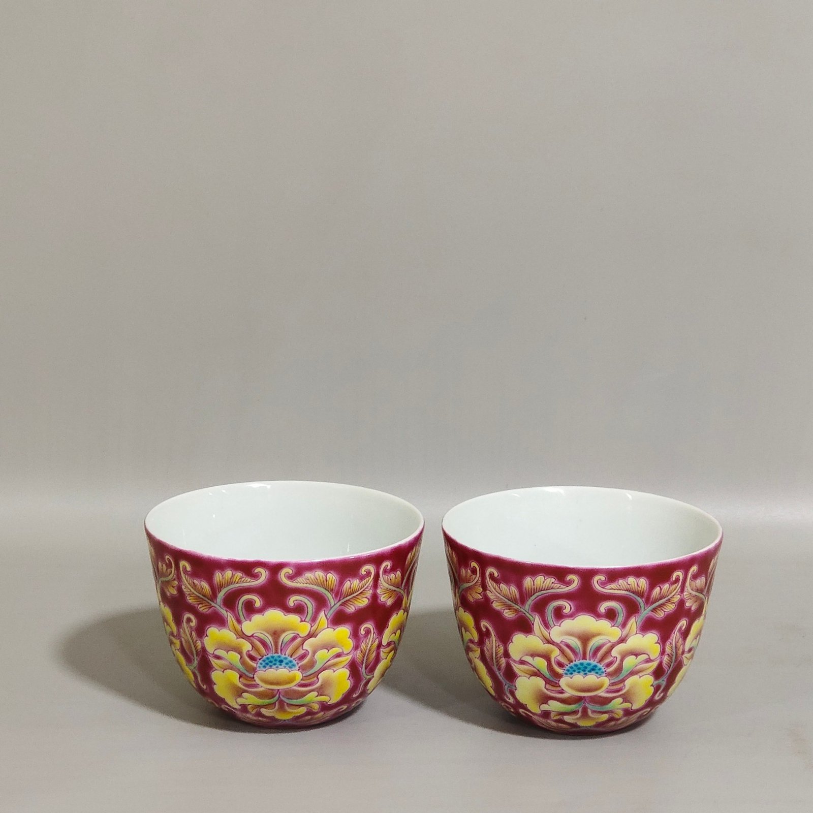 Qing Dynasty Yongzheng rouge flower cup