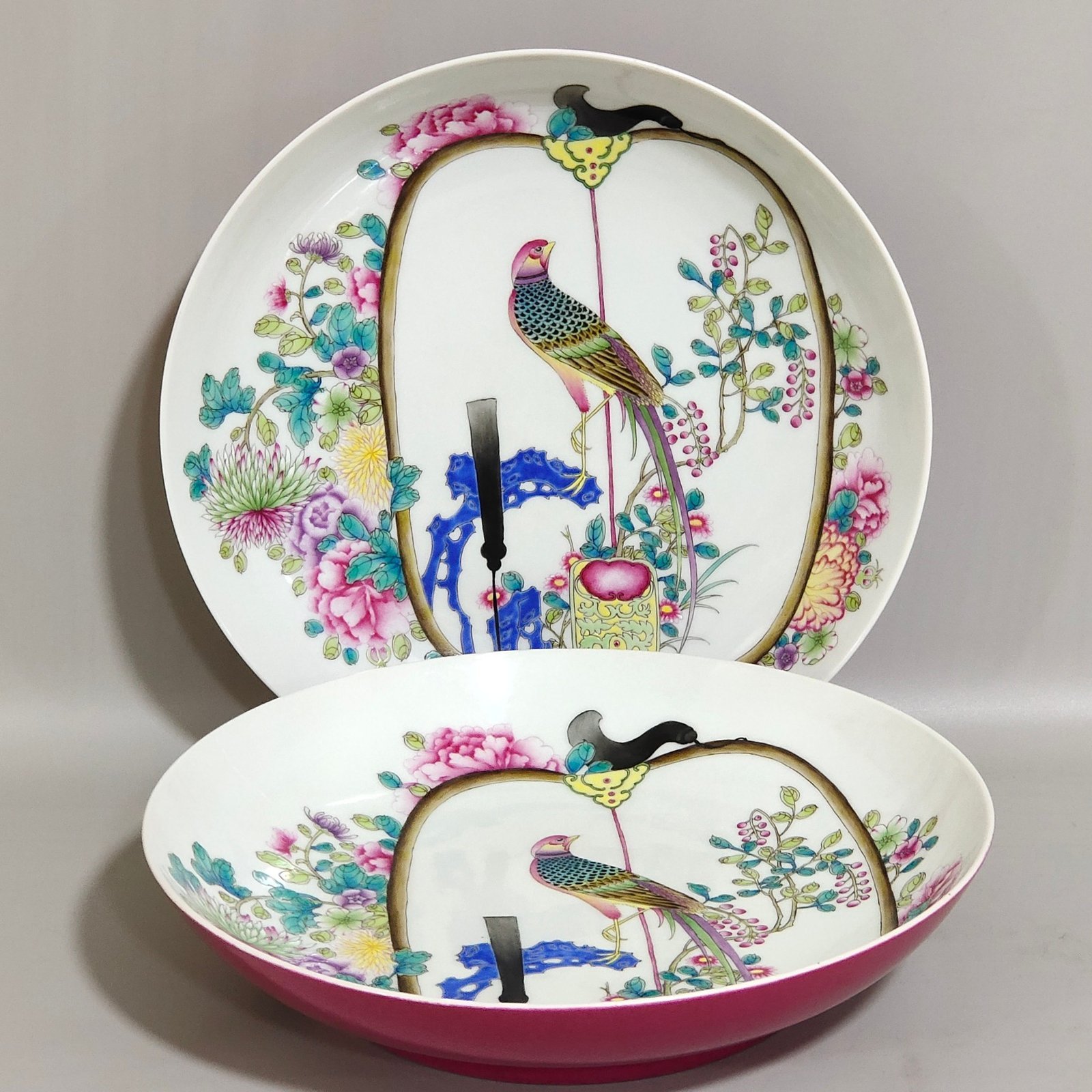 Qing Dynasty Yongzheng rouge flower and bird dish
