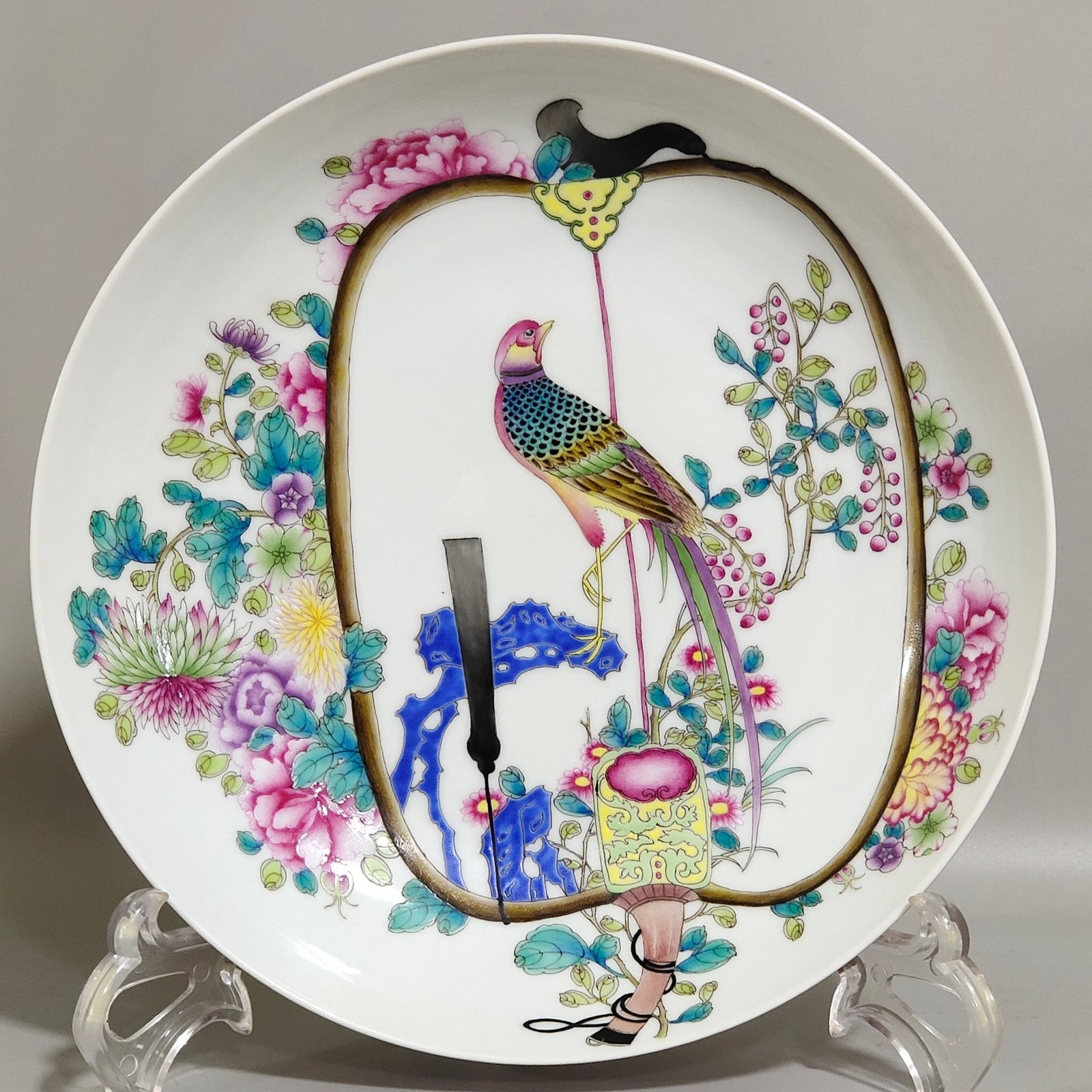 Qing Dynasty Yongzheng rouge flower and bird dish