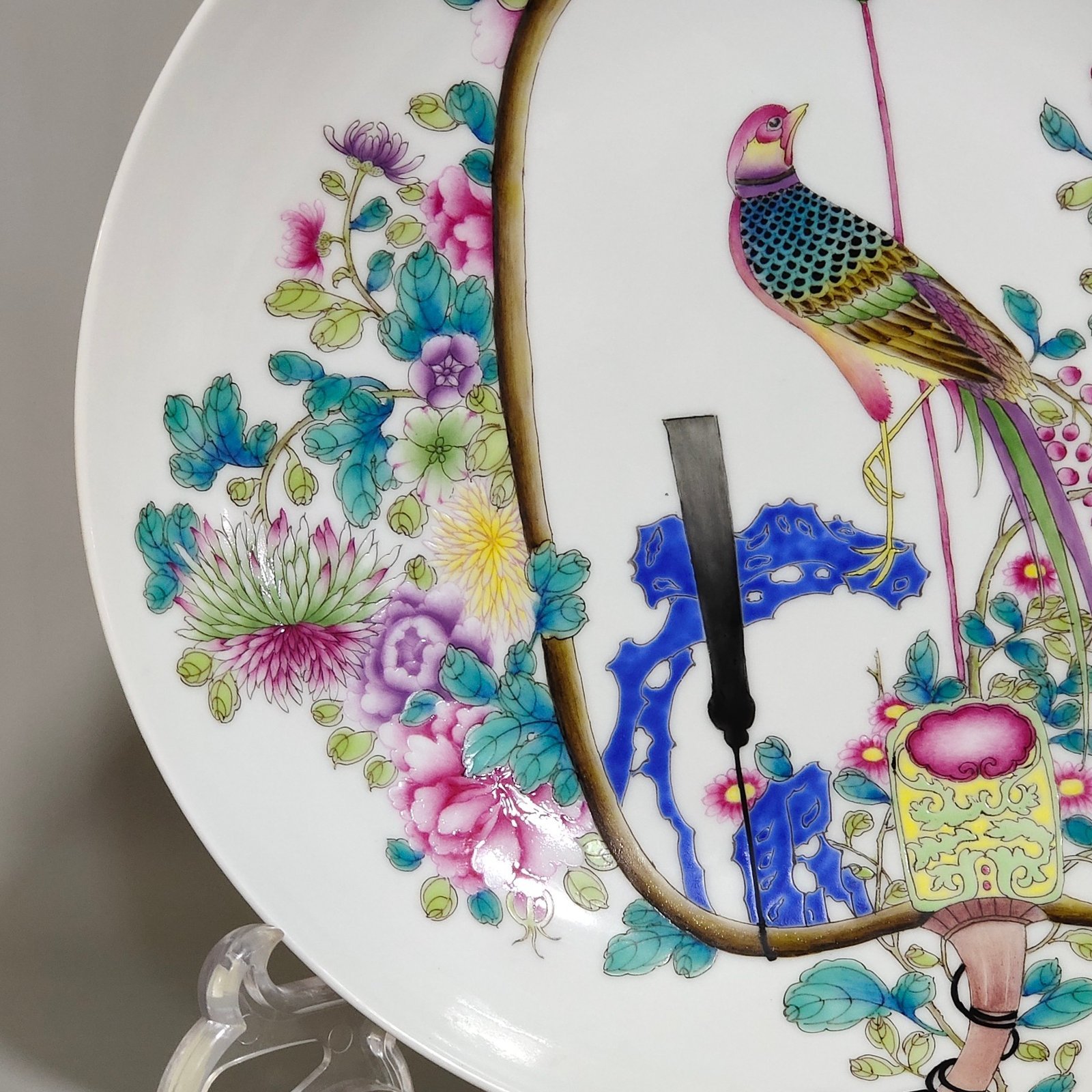 Qing Dynasty Yongzheng rouge flower and bird dish