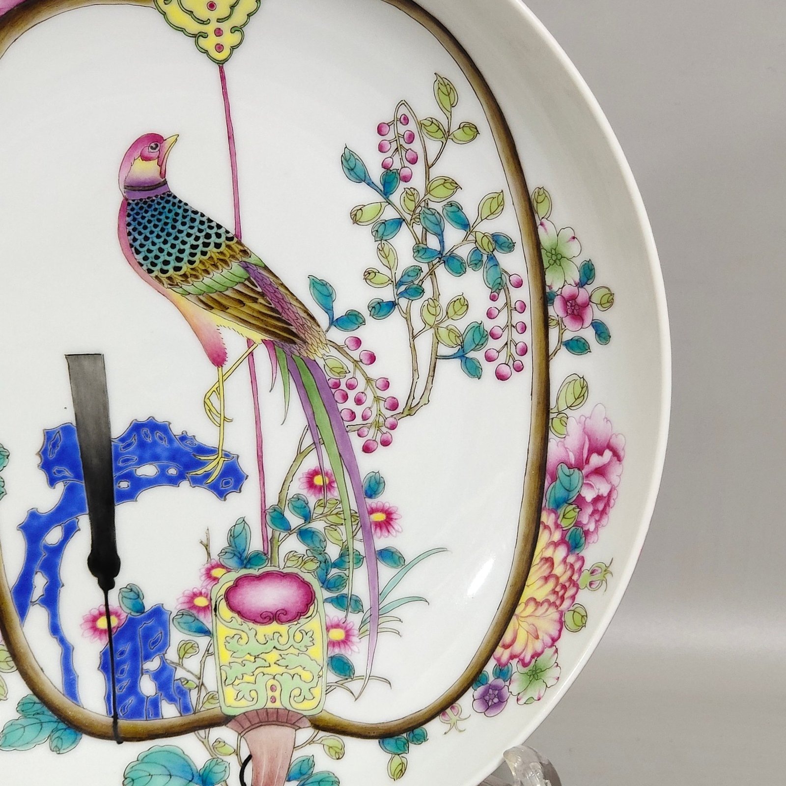 Qing Dynasty Yongzheng rouge flower and bird dish