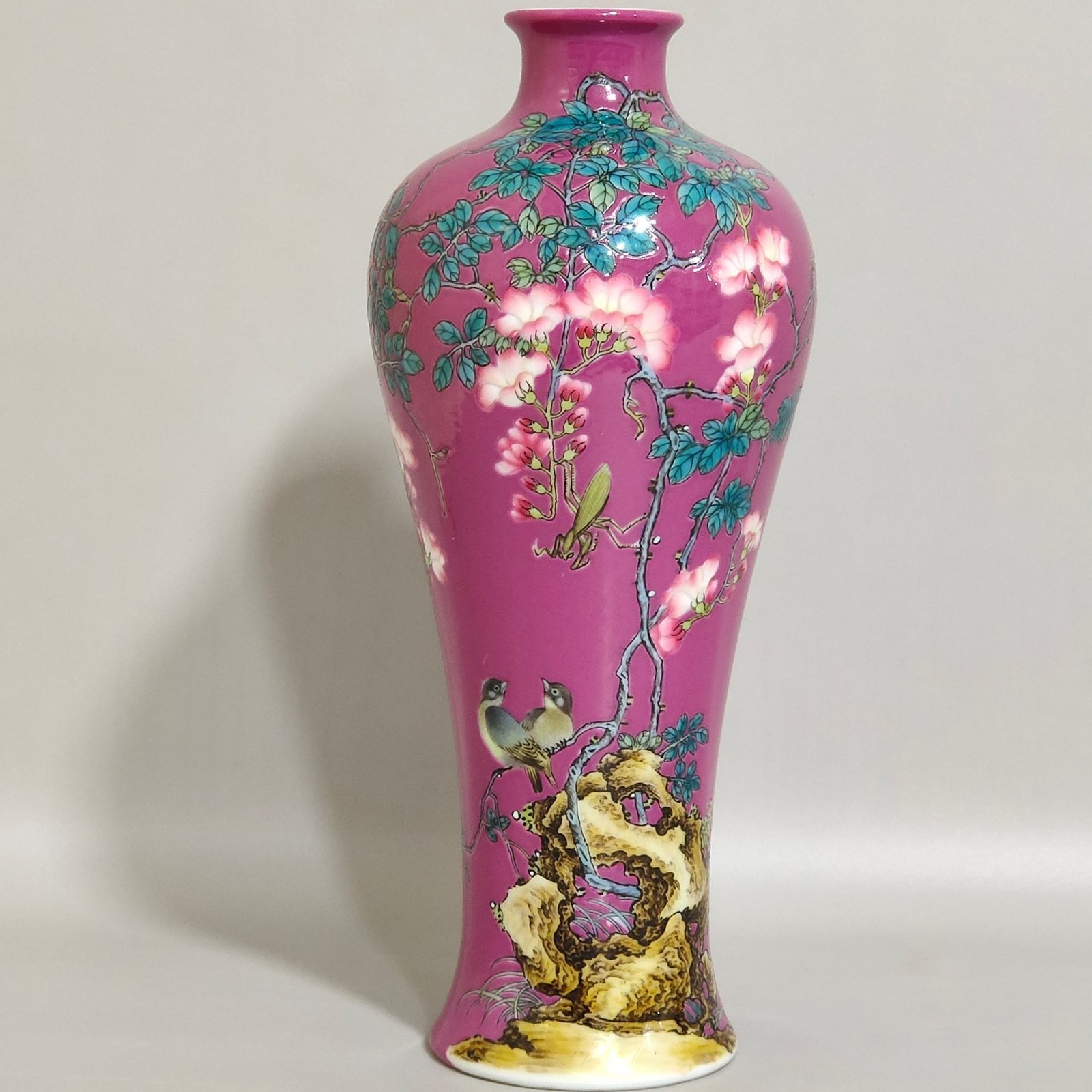 Qing Dynasty Yongzheng rouge red flower and bird poems plum vase