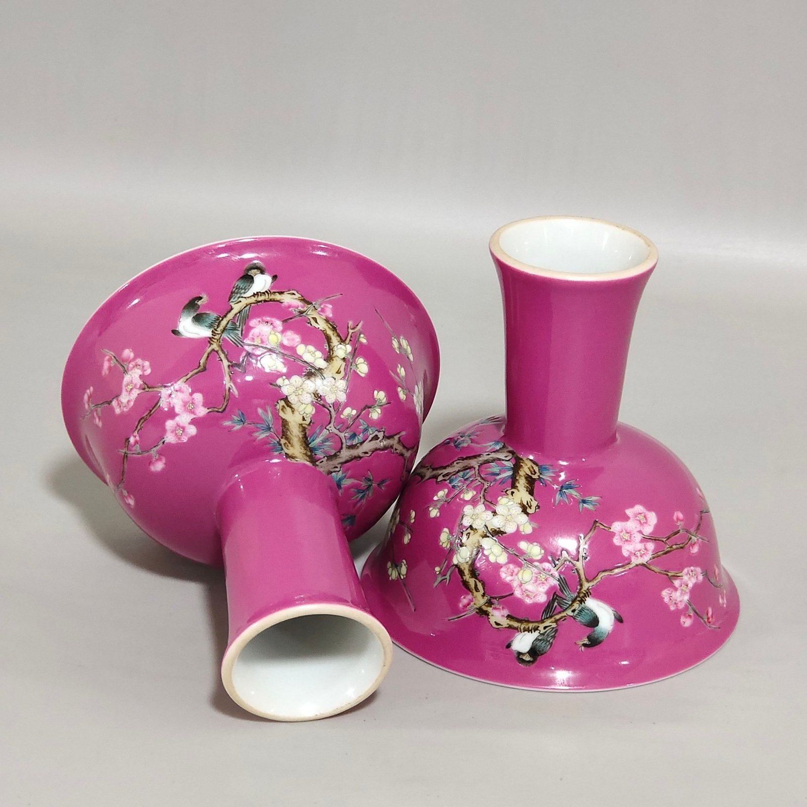 Qing Dynasty Yongzheng rouge flower and bird goblet