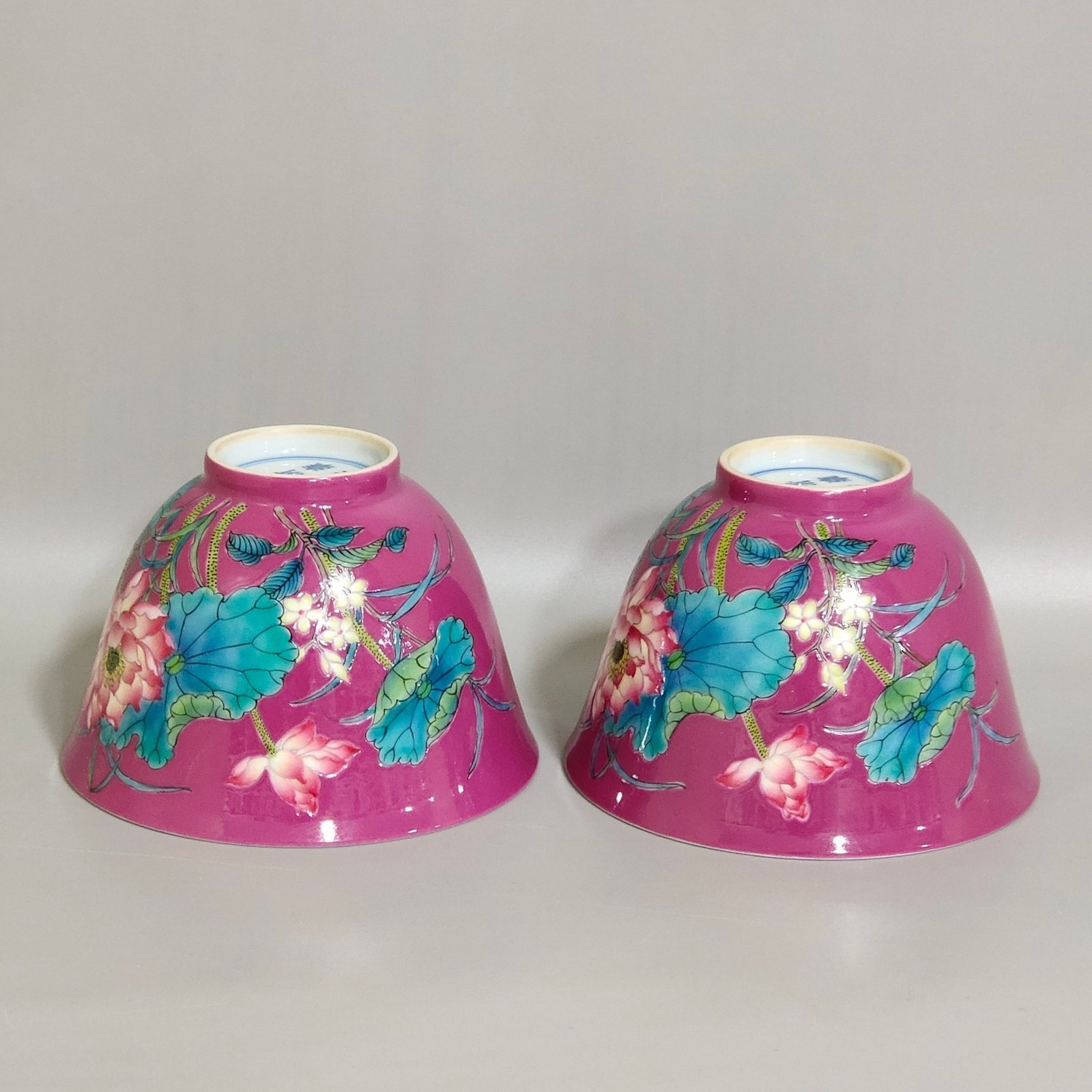 Qing Dynasty Yongzheng Carmine red lotus poetry cup