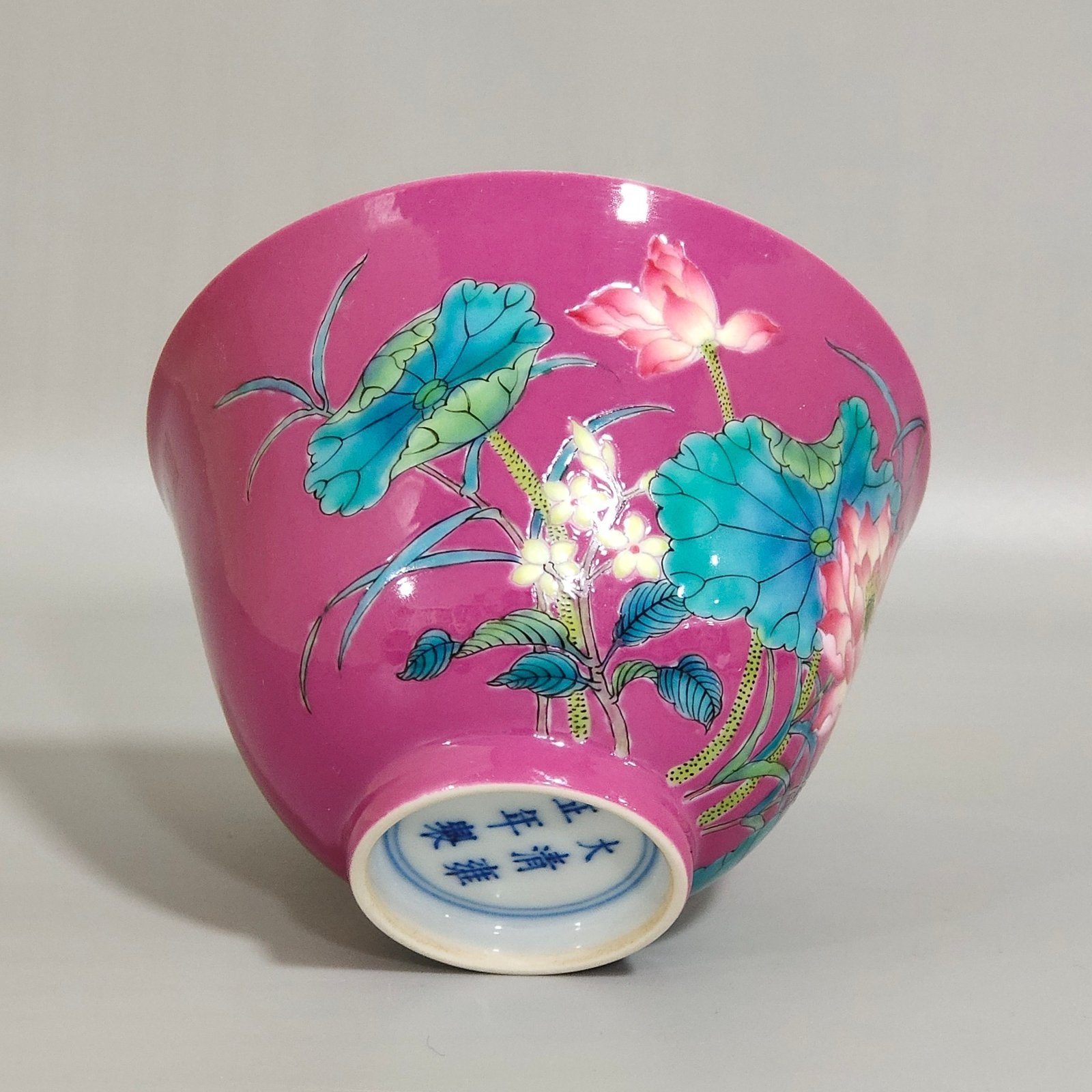 Qing Dynasty Yongzheng Carmine red lotus poetry cup
