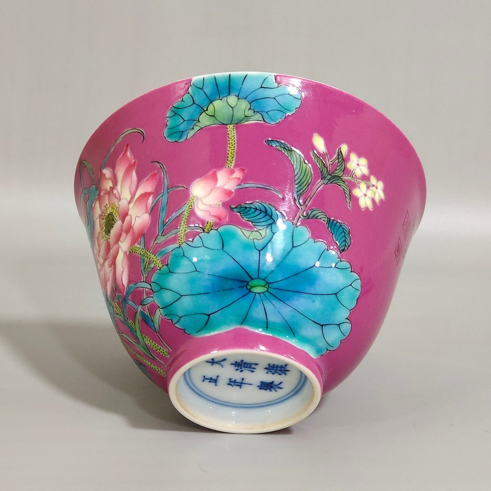Qing Dynasty Yongzheng Carmine red lotus poetry cup