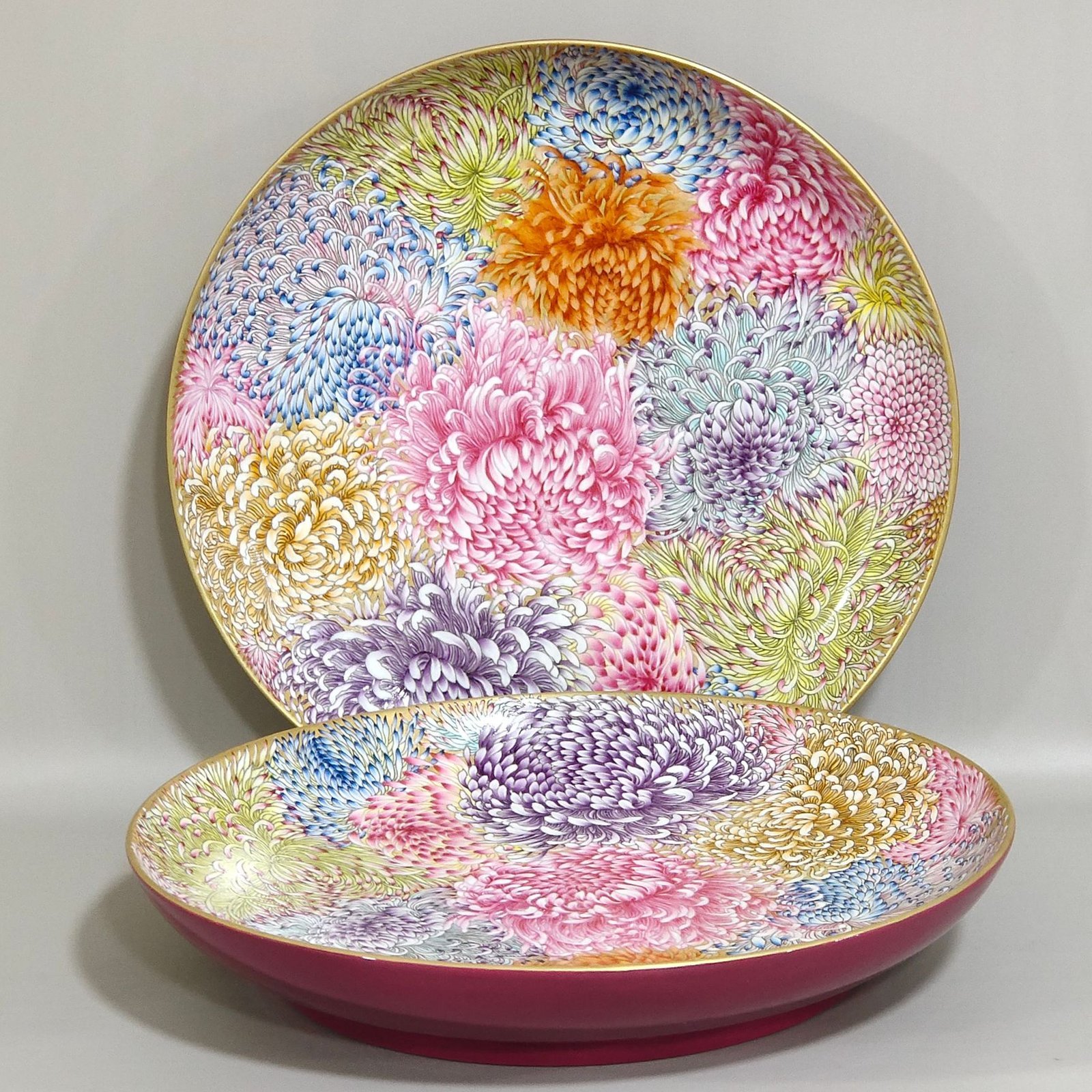Qing Dynasty Yongzheng carmine red chrysanthemum dish