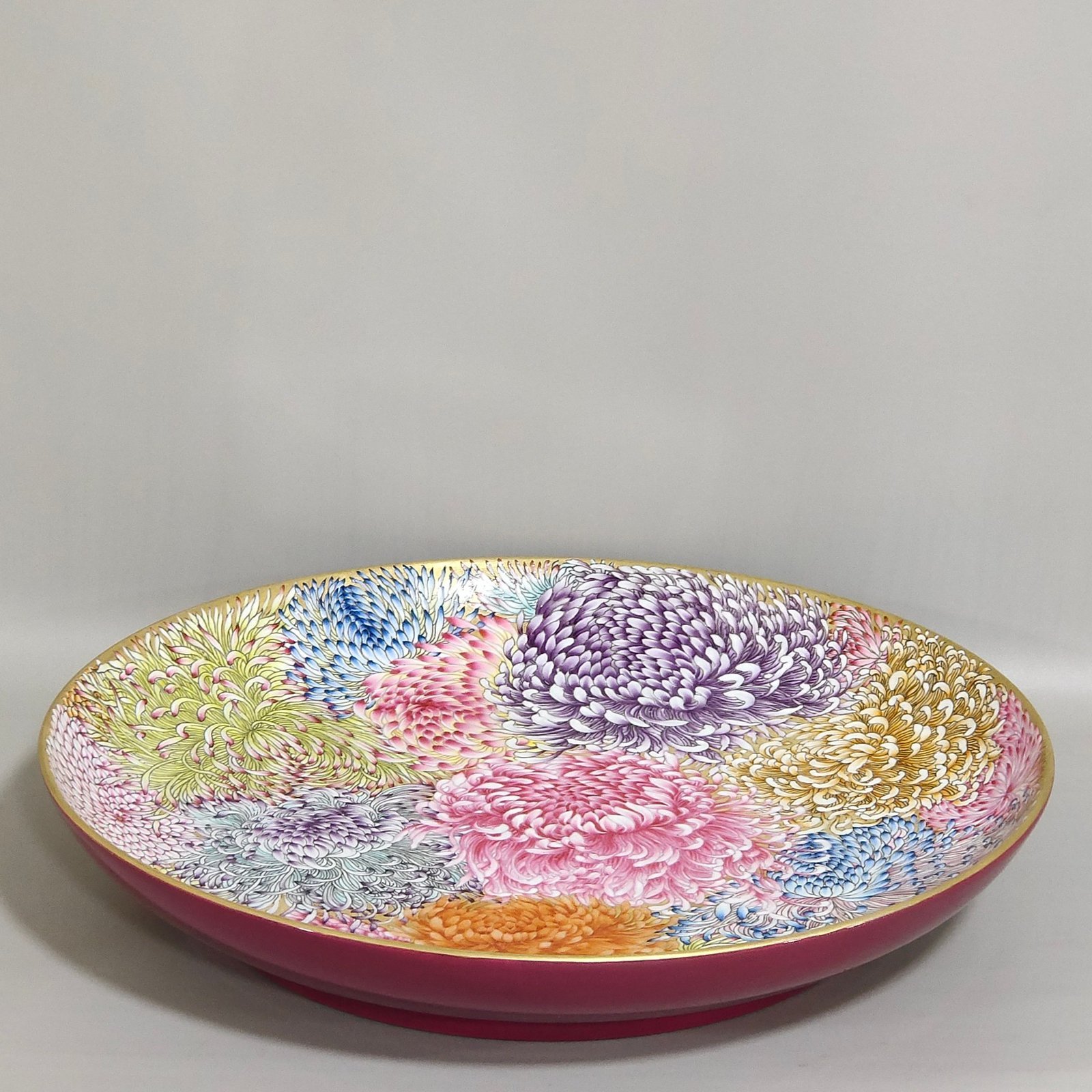 Qing Dynasty Yongzheng carmine red chrysanthemum dish