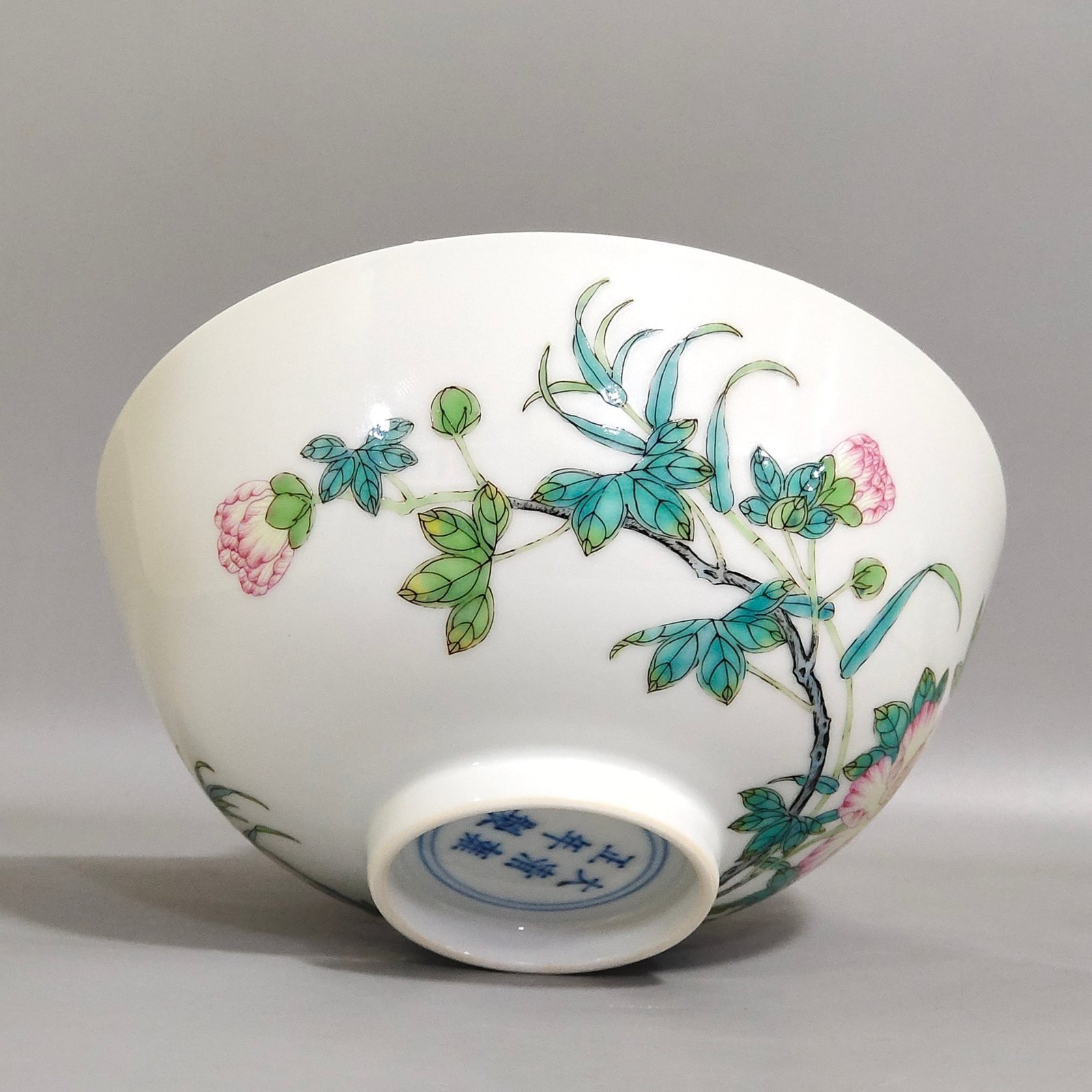 Qing Dynasty Yongzheng Hibiscus flower wall bowl