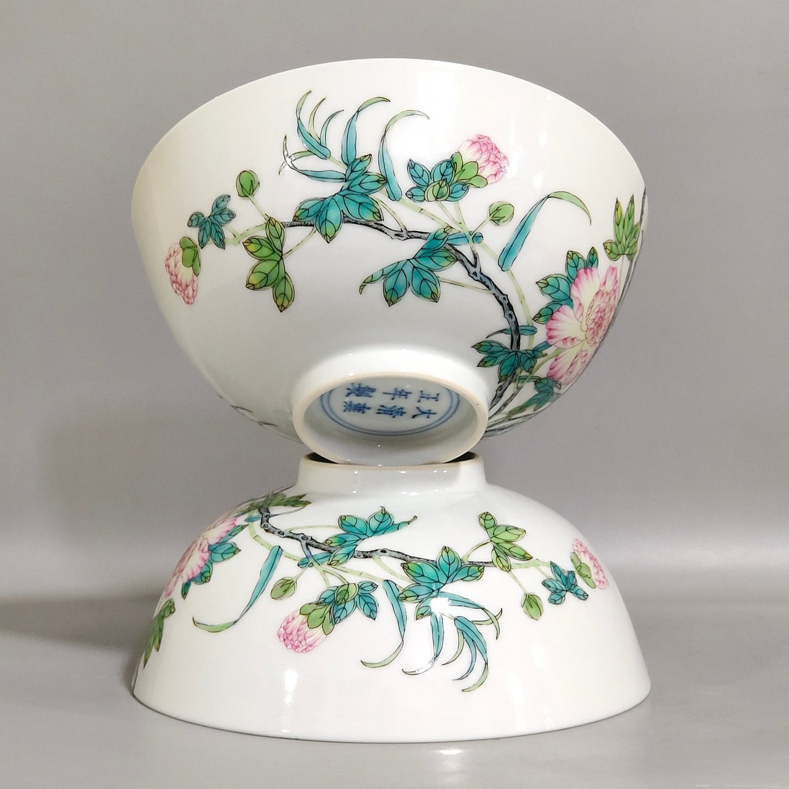 Qing Dynasty Yongzheng Hibiscus flower wall bowl