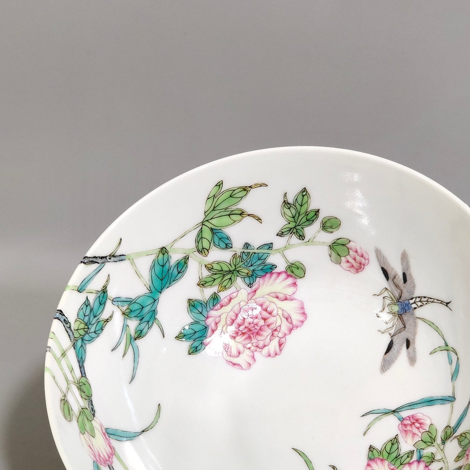 Qing Dynasty Yongzheng Hibiscus flower wall bowl