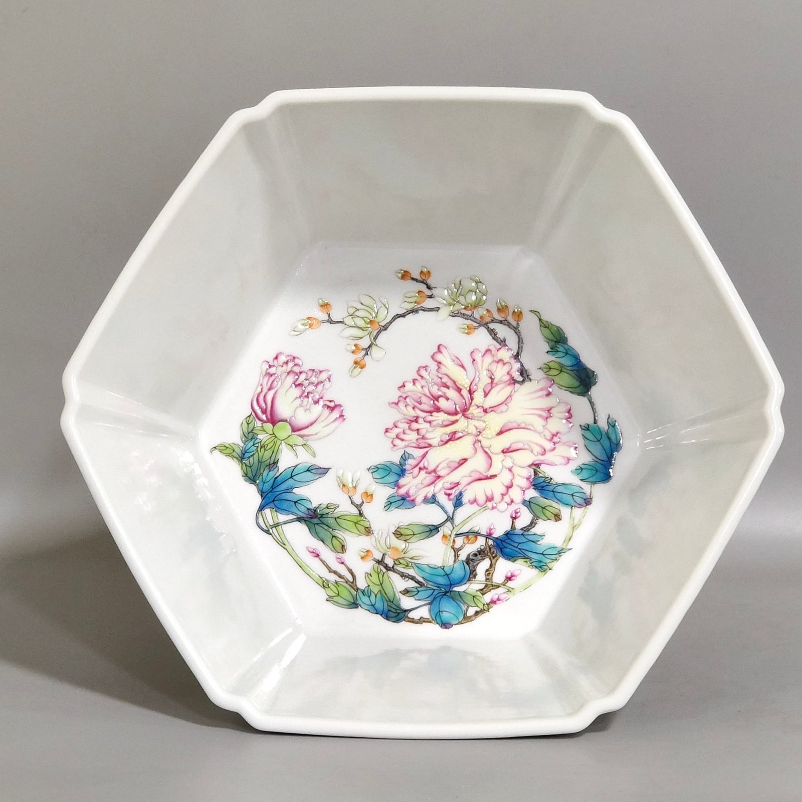 Qing Dynasty Yongzheng flower six square bowl