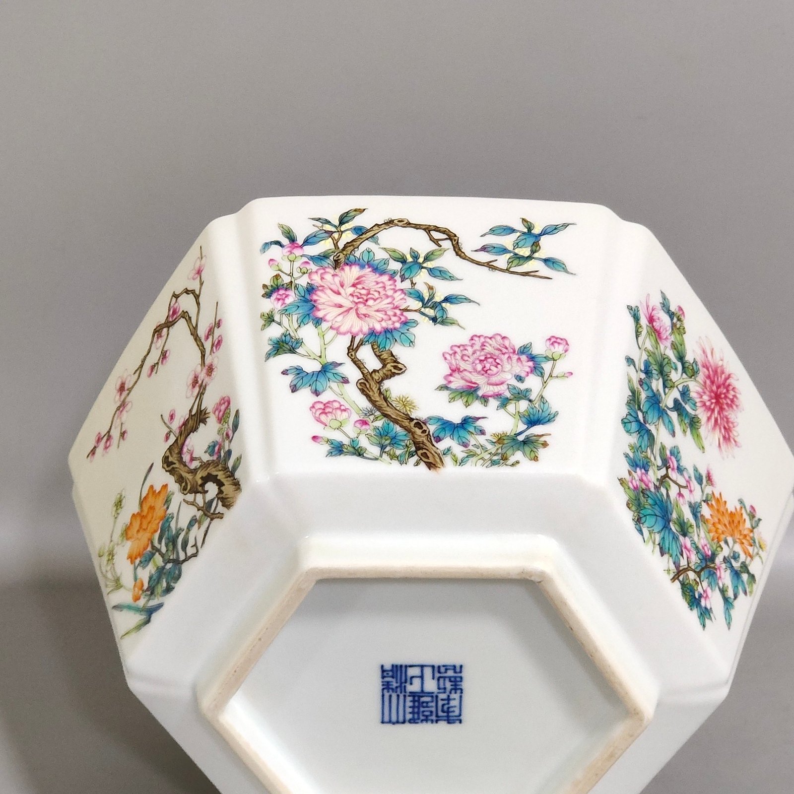 Qing Dynasty Yongzheng flower six square bowl