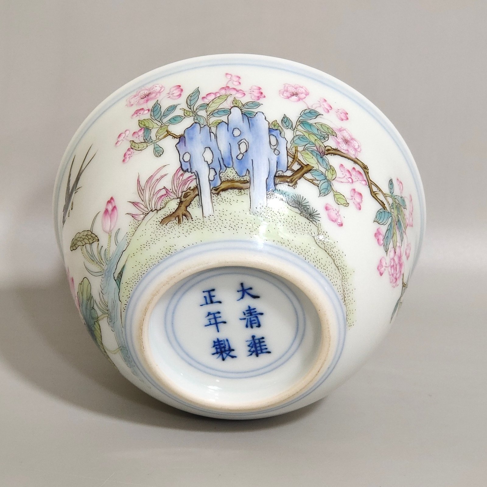 Qing Dynasty Yongzheng Flower Spring Swallow Painted Fushan Shouhai Cup