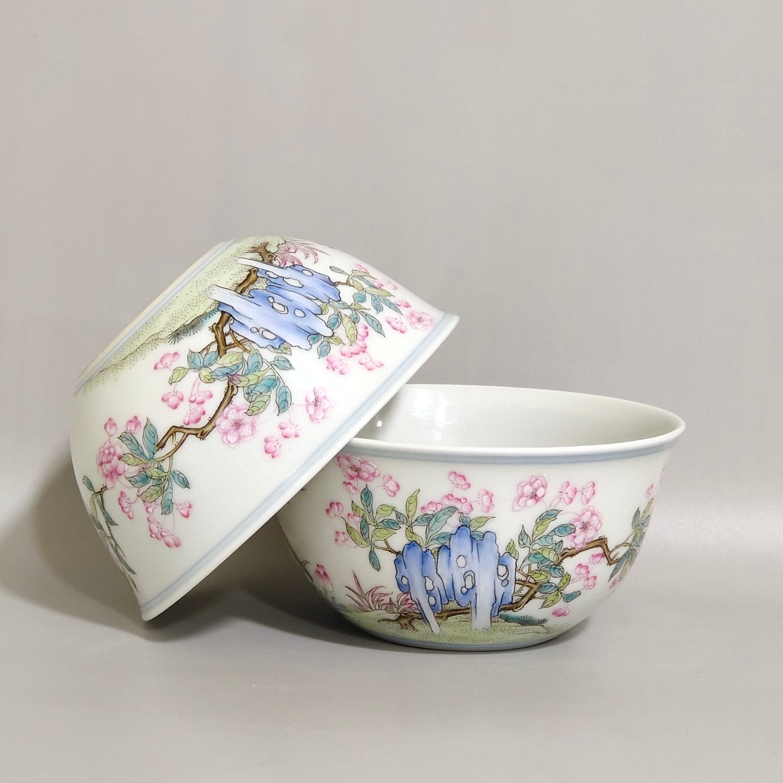 Qing Dynasty Yongzheng Flower Spring Swallow Painted Fushan Shouhai Cup
