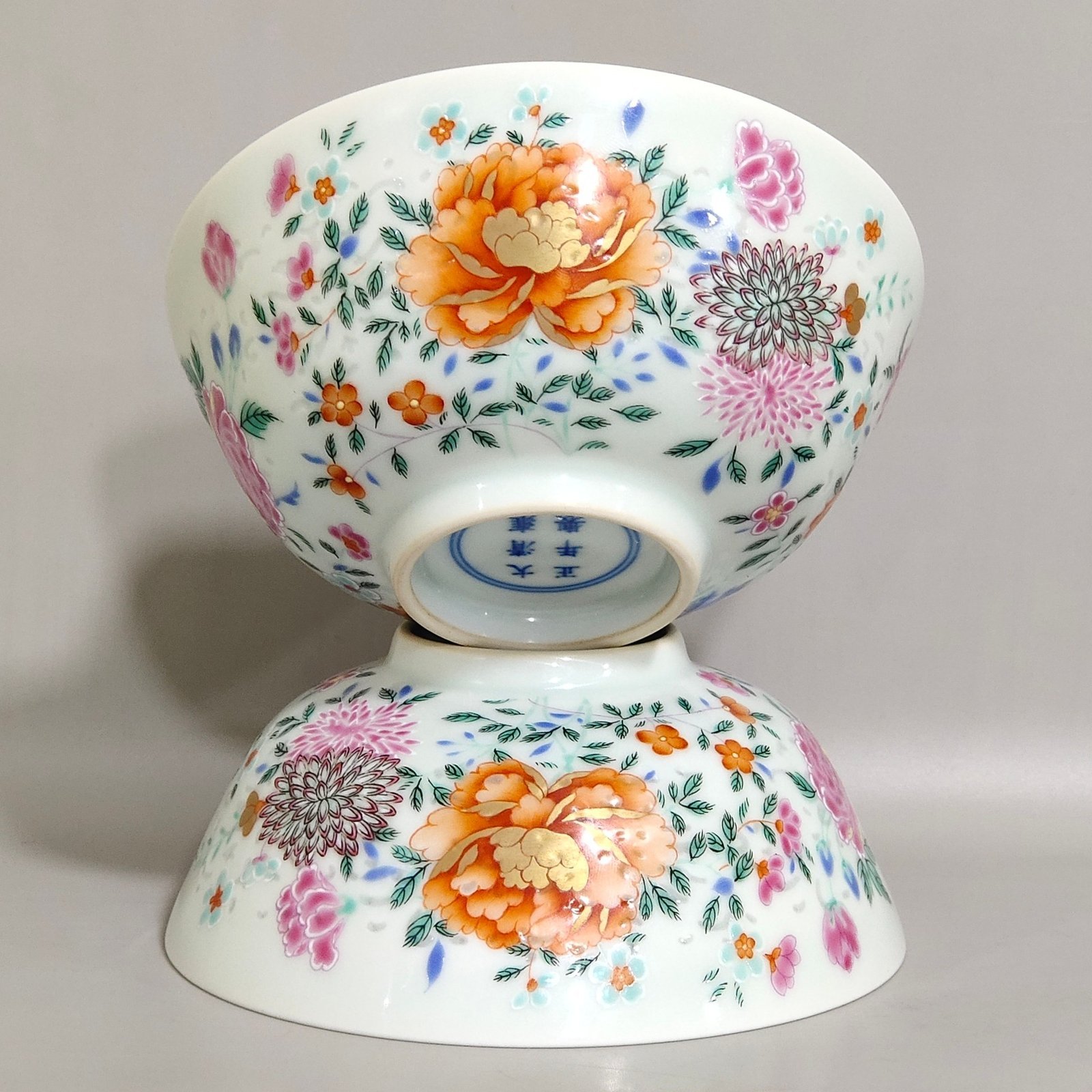 Qing Dynasty Yongzheng An exquisite floral bowl