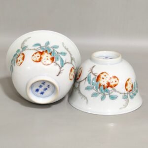 Qing Dynasty Yongzheng flower and butterfly cup