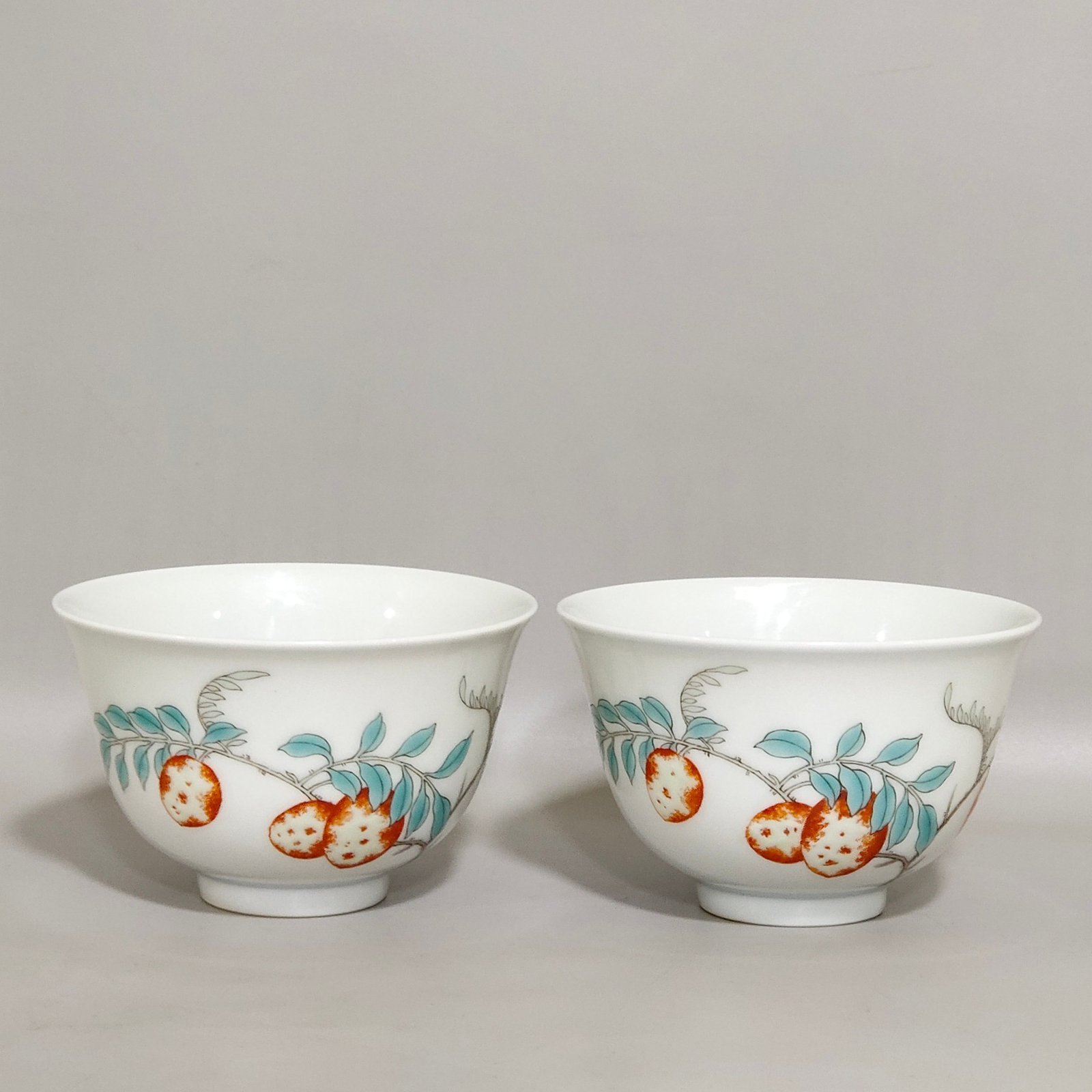 Qing Dynasty Yongzheng flower and butterfly cup