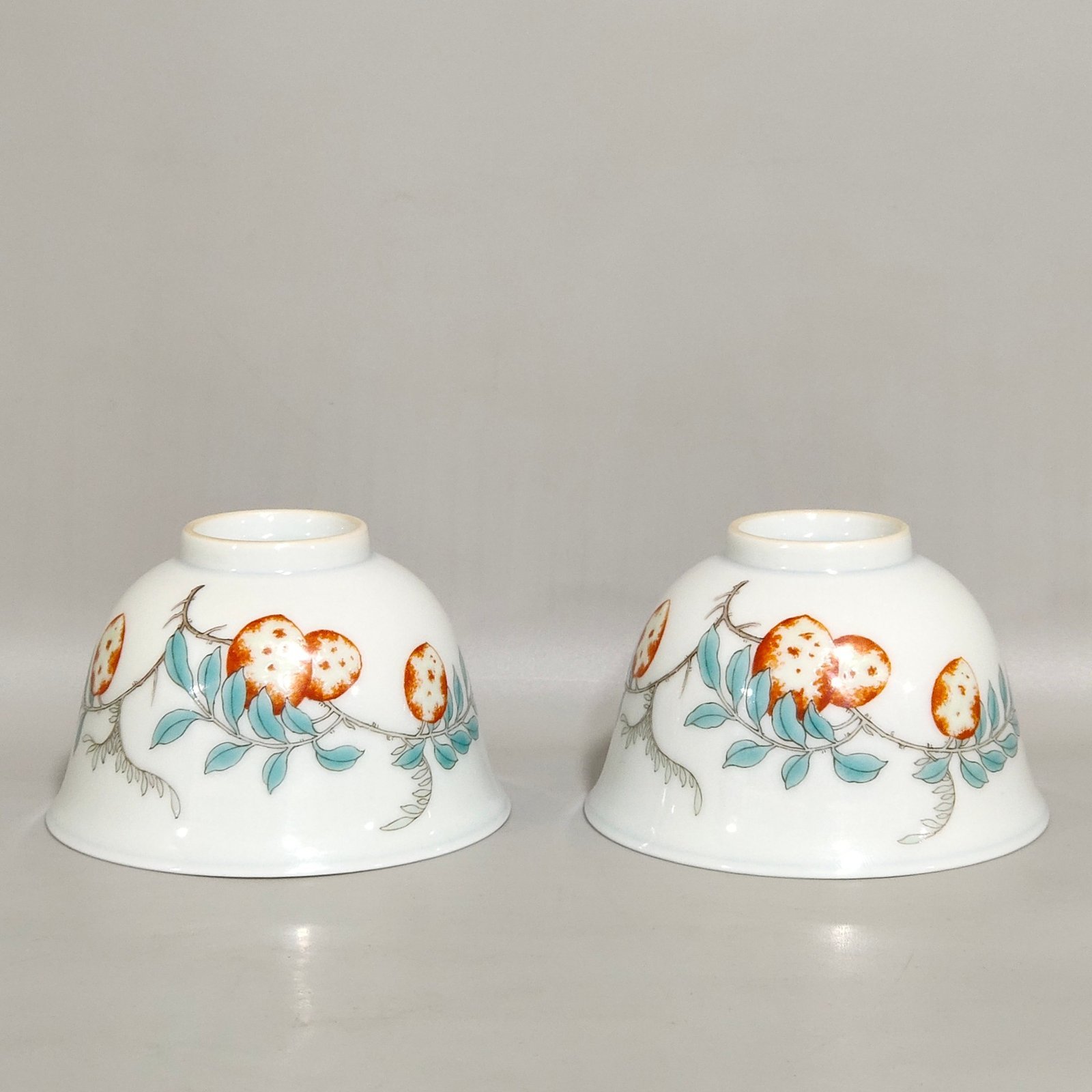 Qing Dynasty Yongzheng flower and butterfly cup