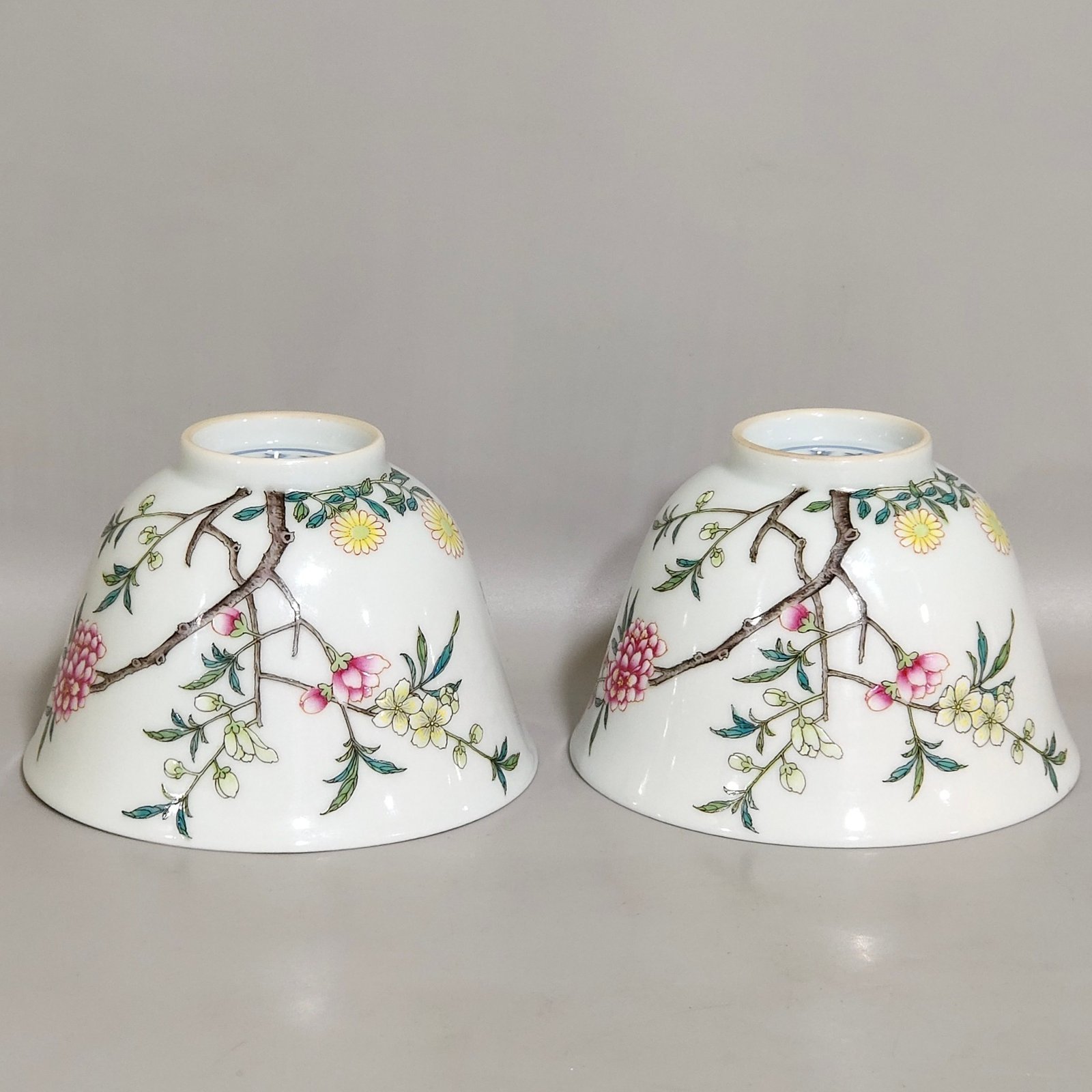 Qing Dynasty Yongzheng flower and butterfly cup