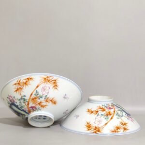 Qing Dynasty Yongzheng bamboo hat bowl with three interior paintings of flowers and birds